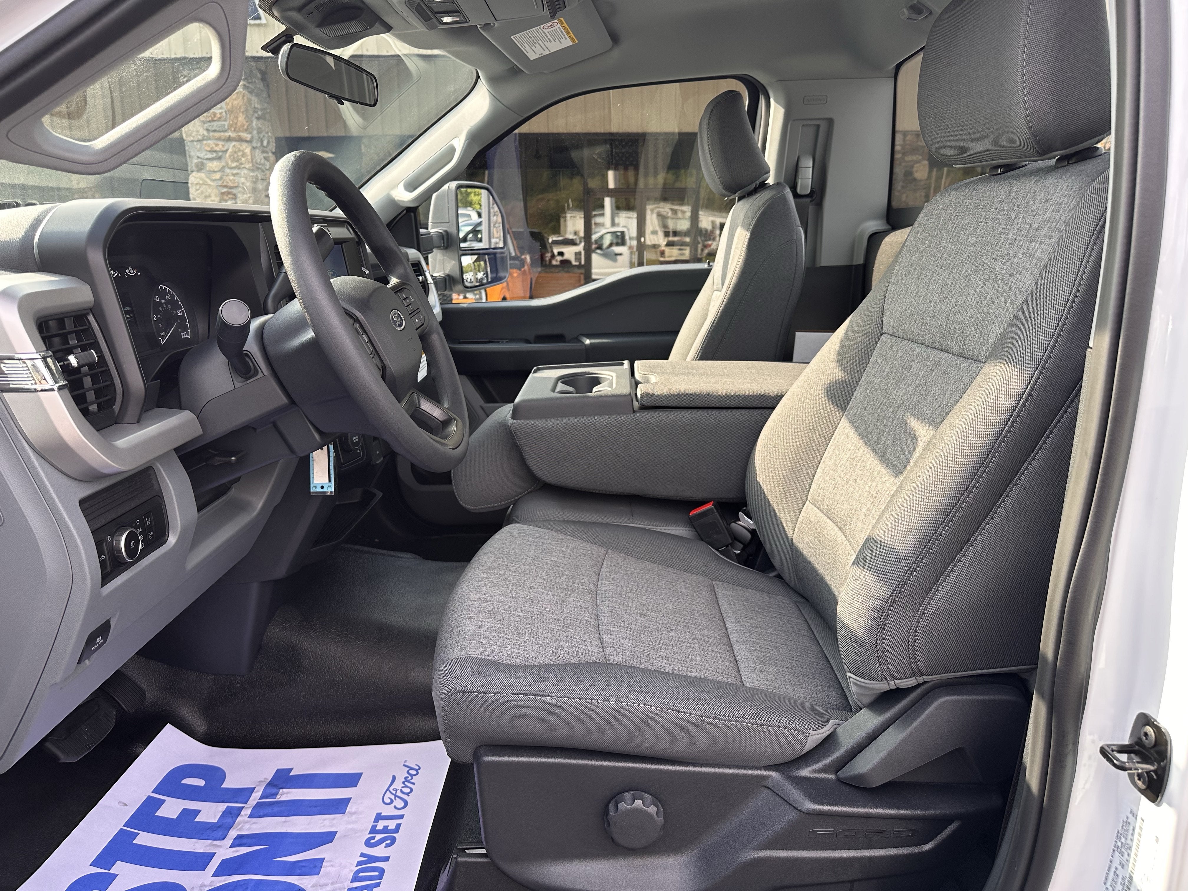 2026 Ford Super Duty F-350 DRW XLT
