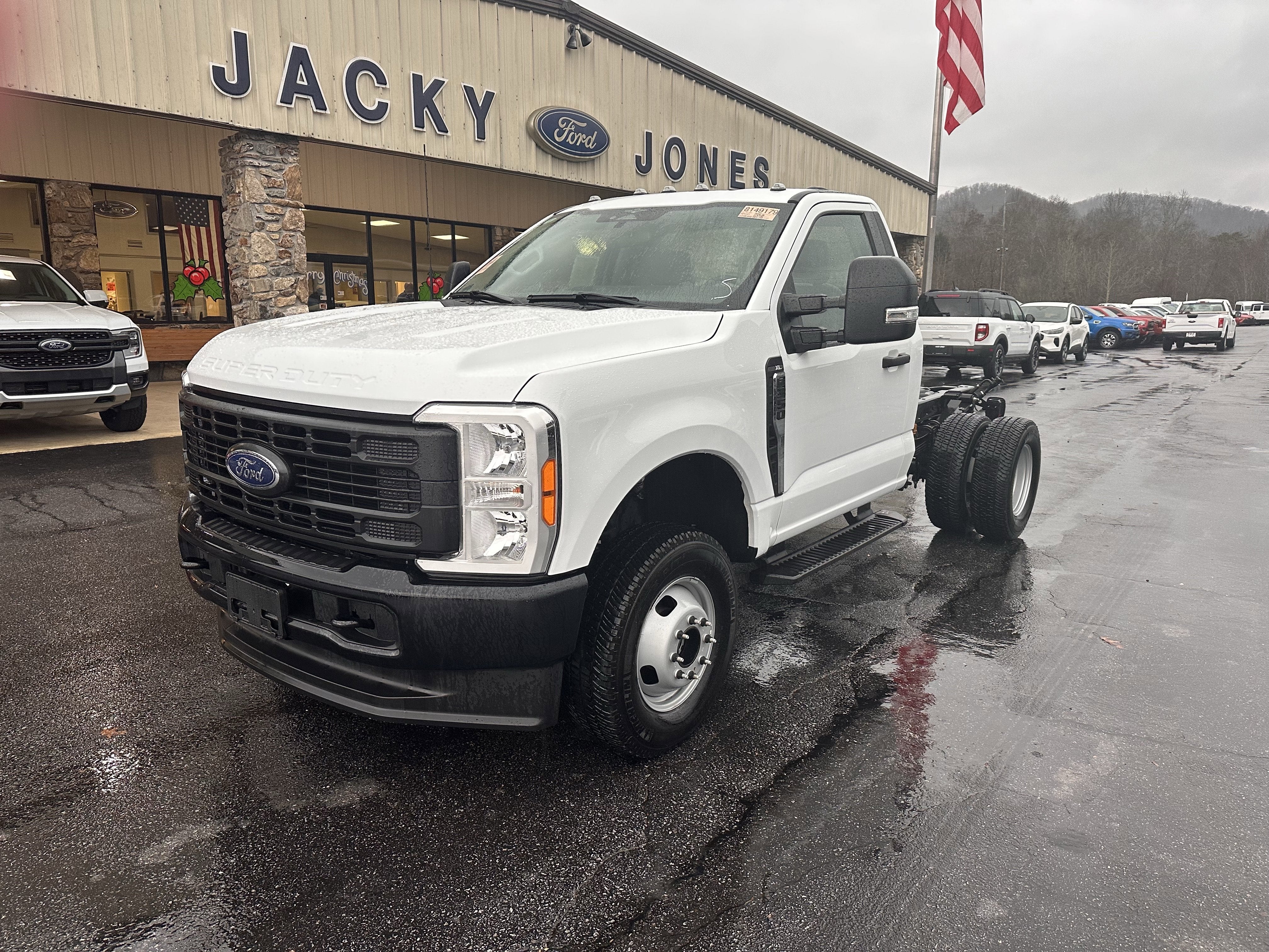 2023 Ford Super Duty F-350 DRW XL