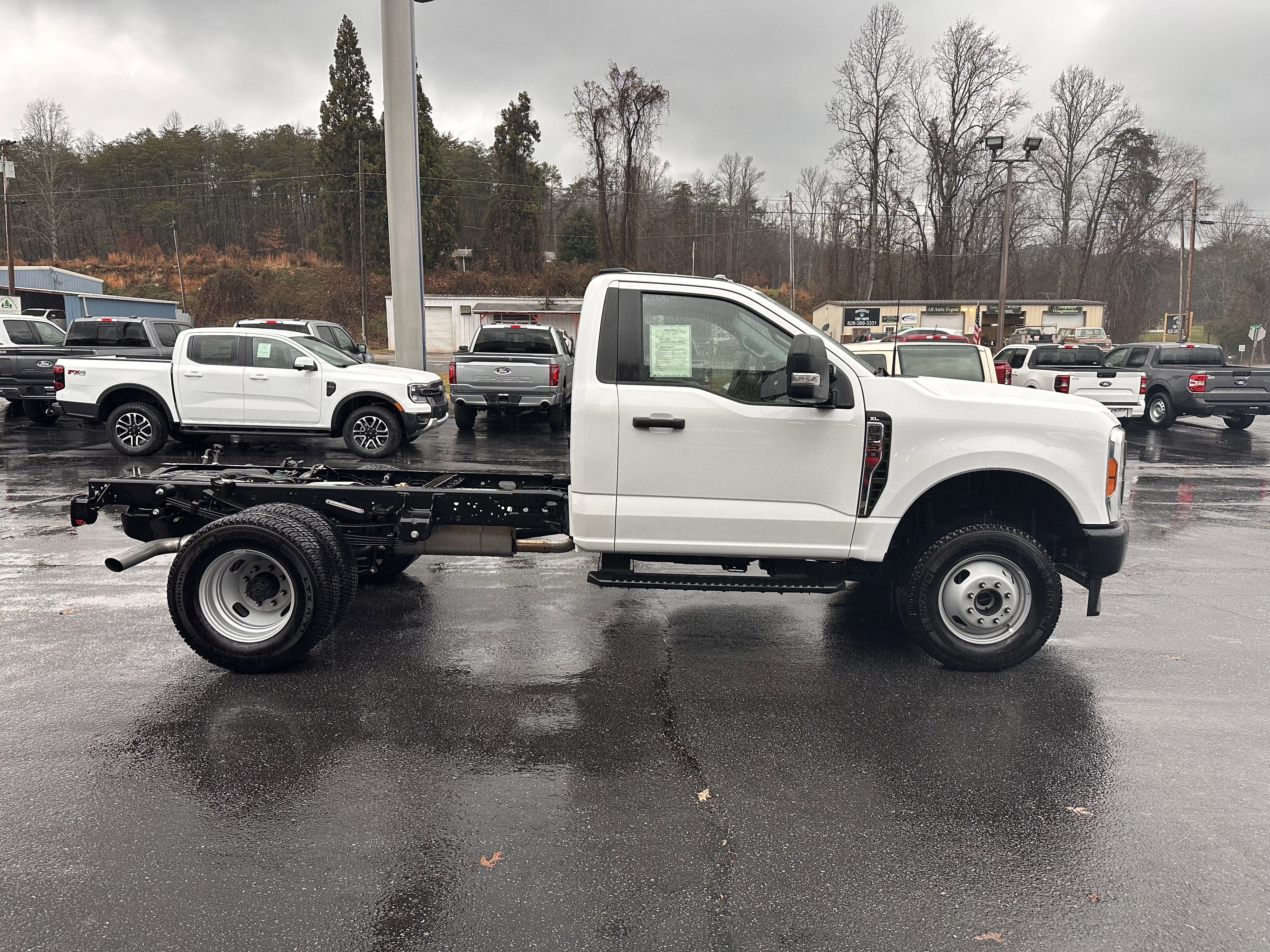 2023 Ford Super Duty F-350 DRW XL