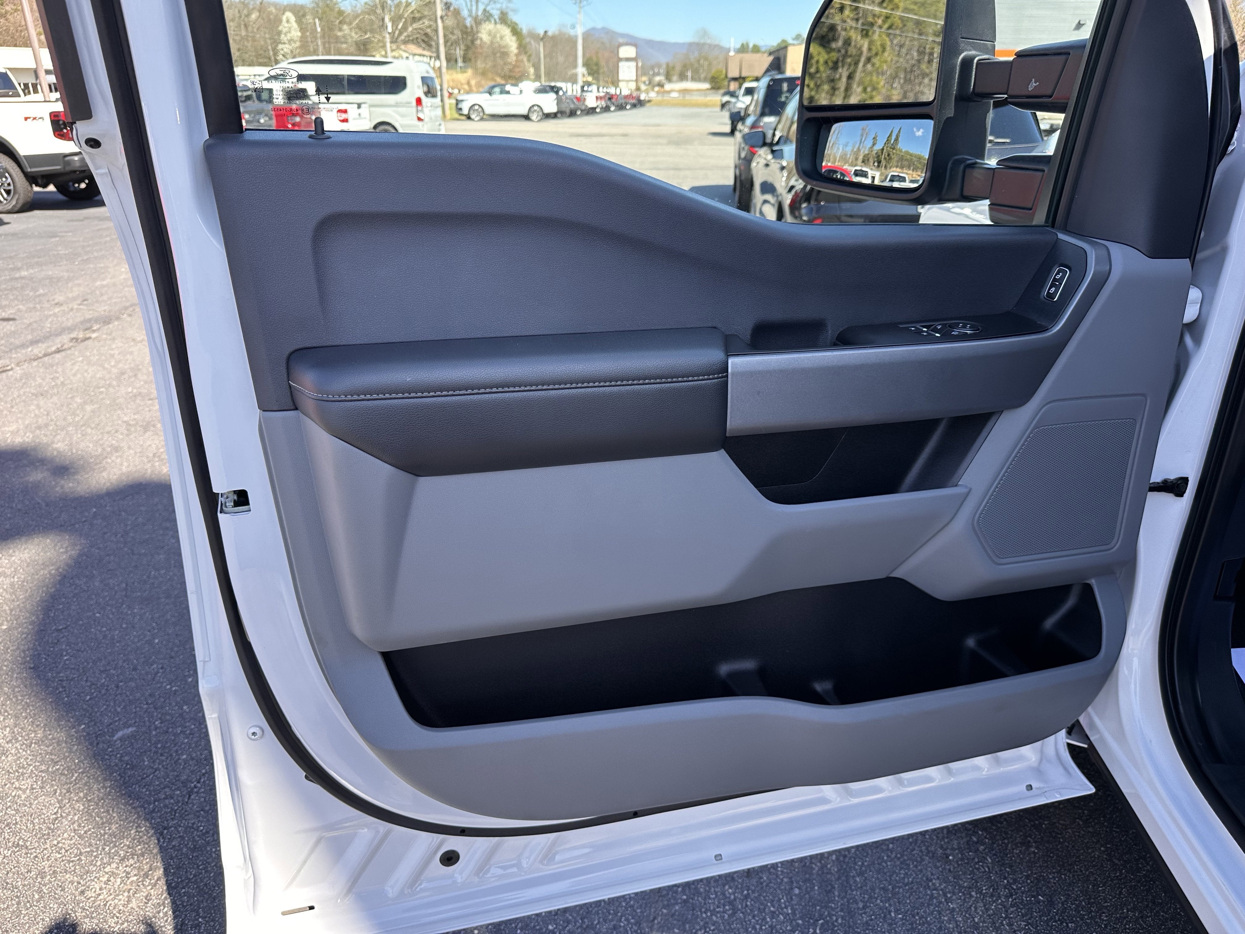 2023 Ford Super Duty F-350 DRW XLT