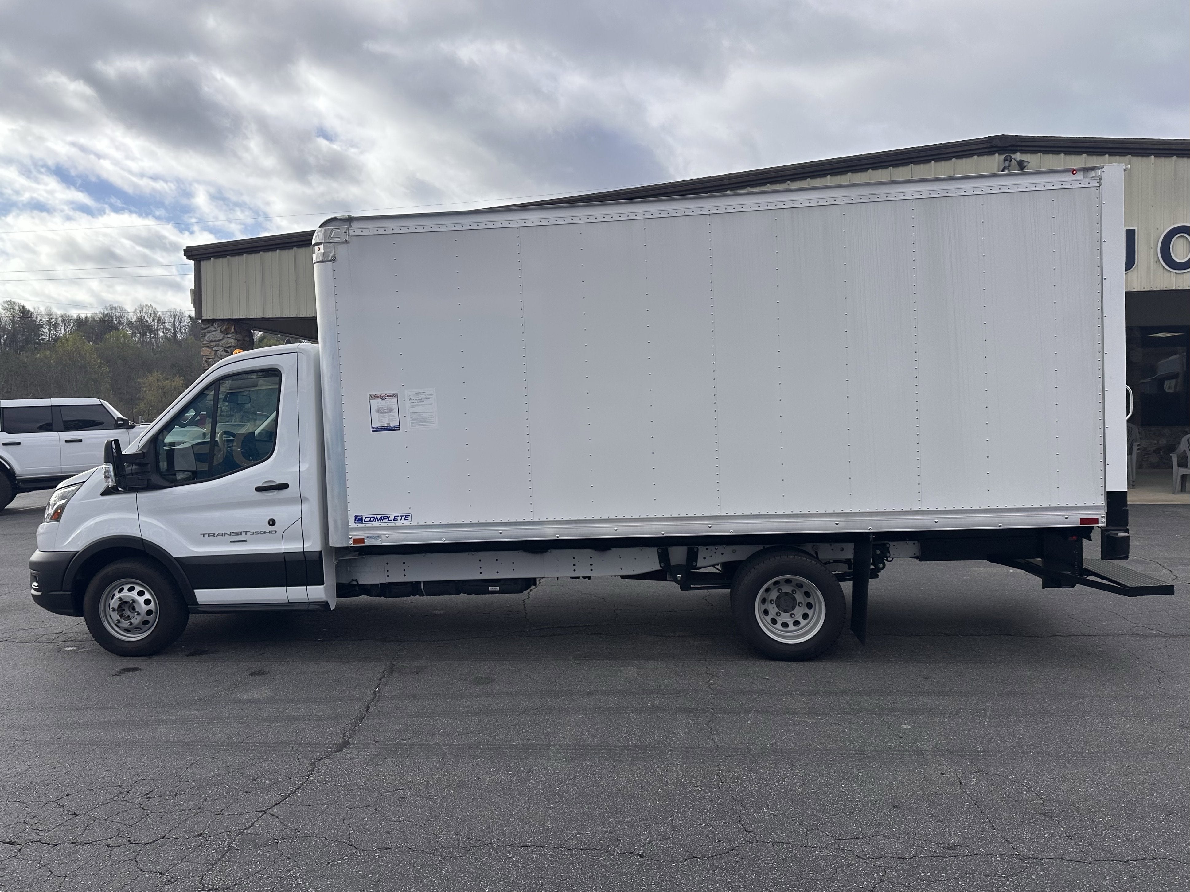 2024 Ford Transit 16ft Box Van Base