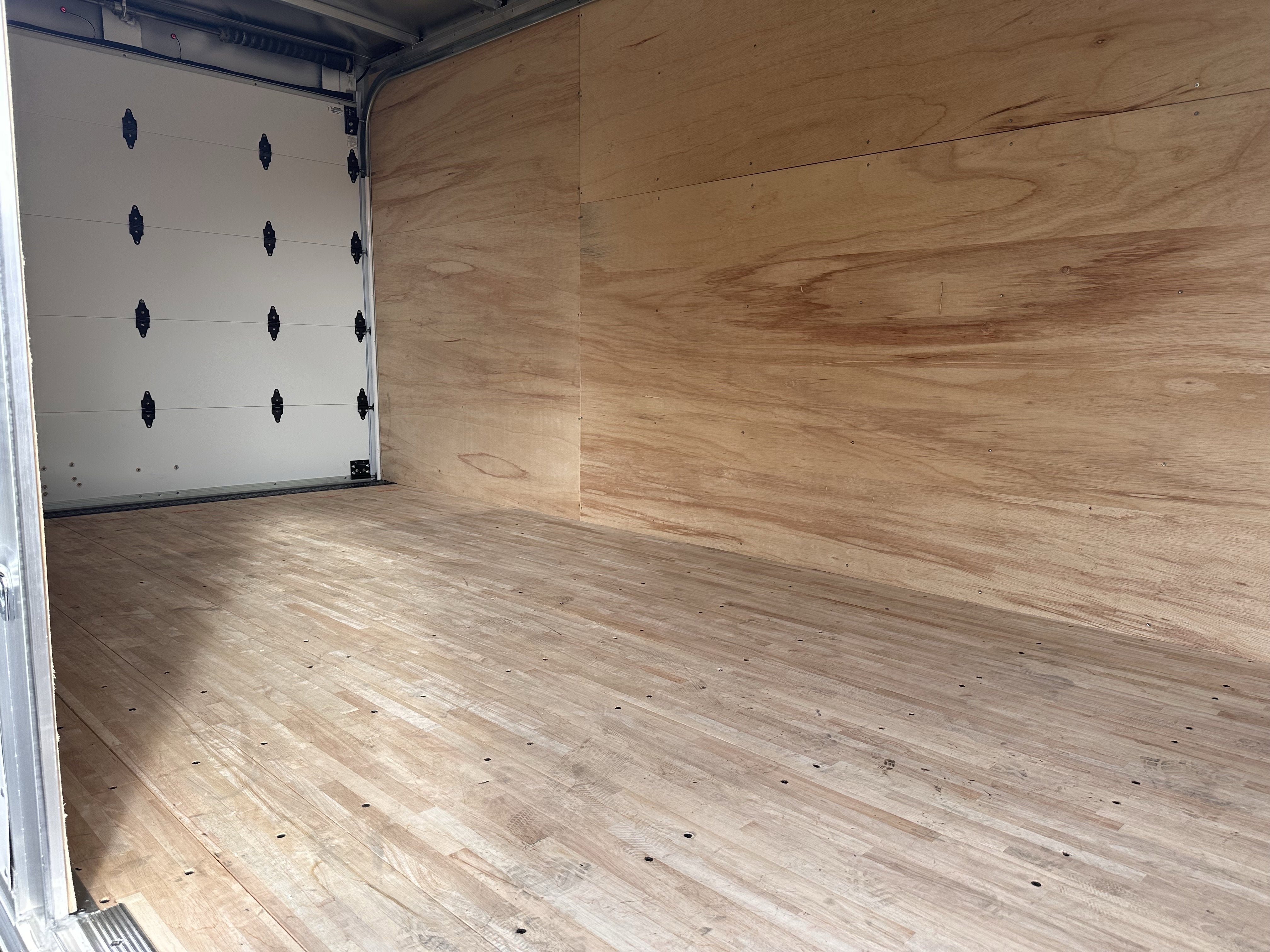 2024 Ford Transit 16ft Box Van Base