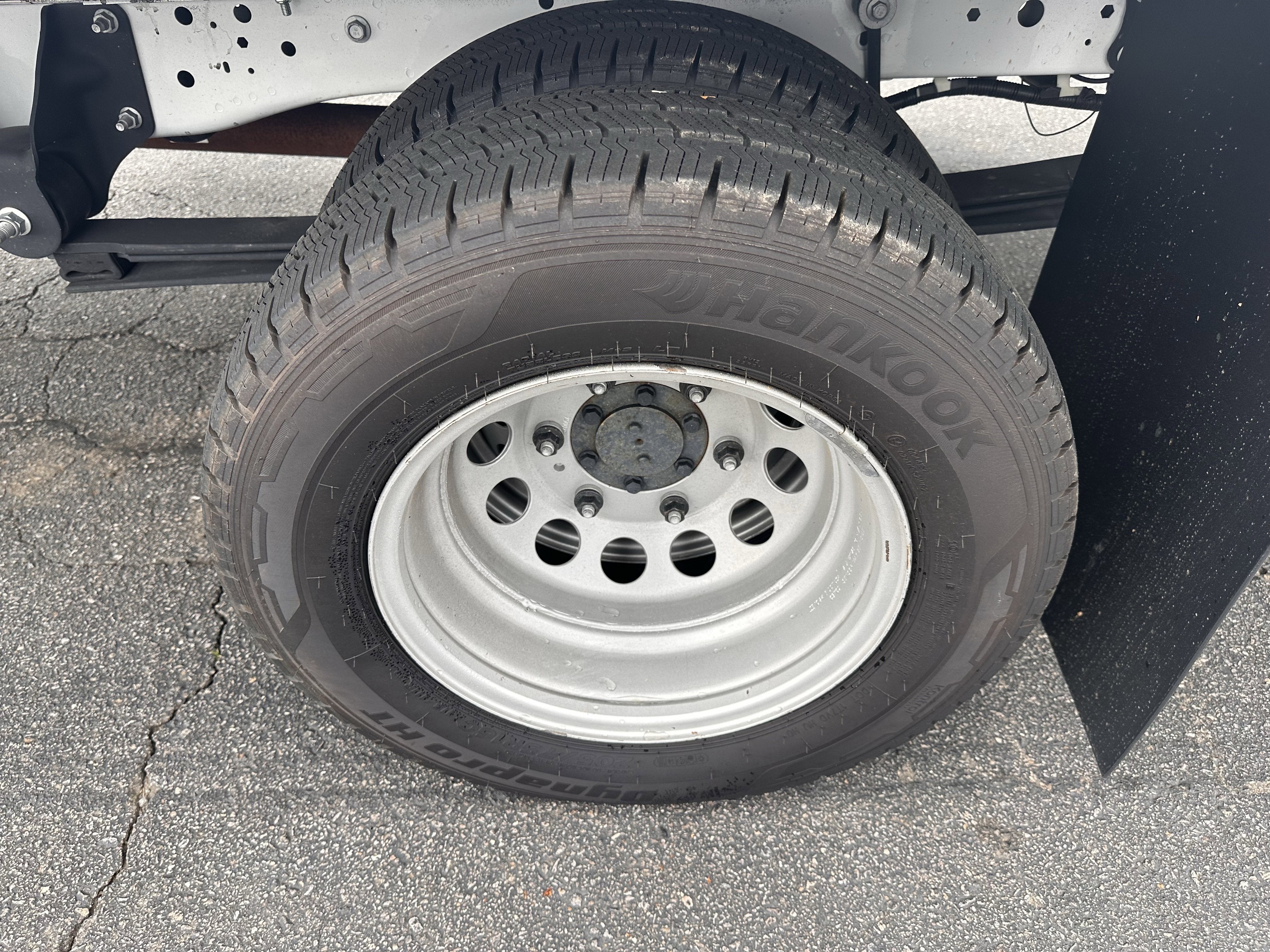 2024 Ford Transit 16ft Box Van Base