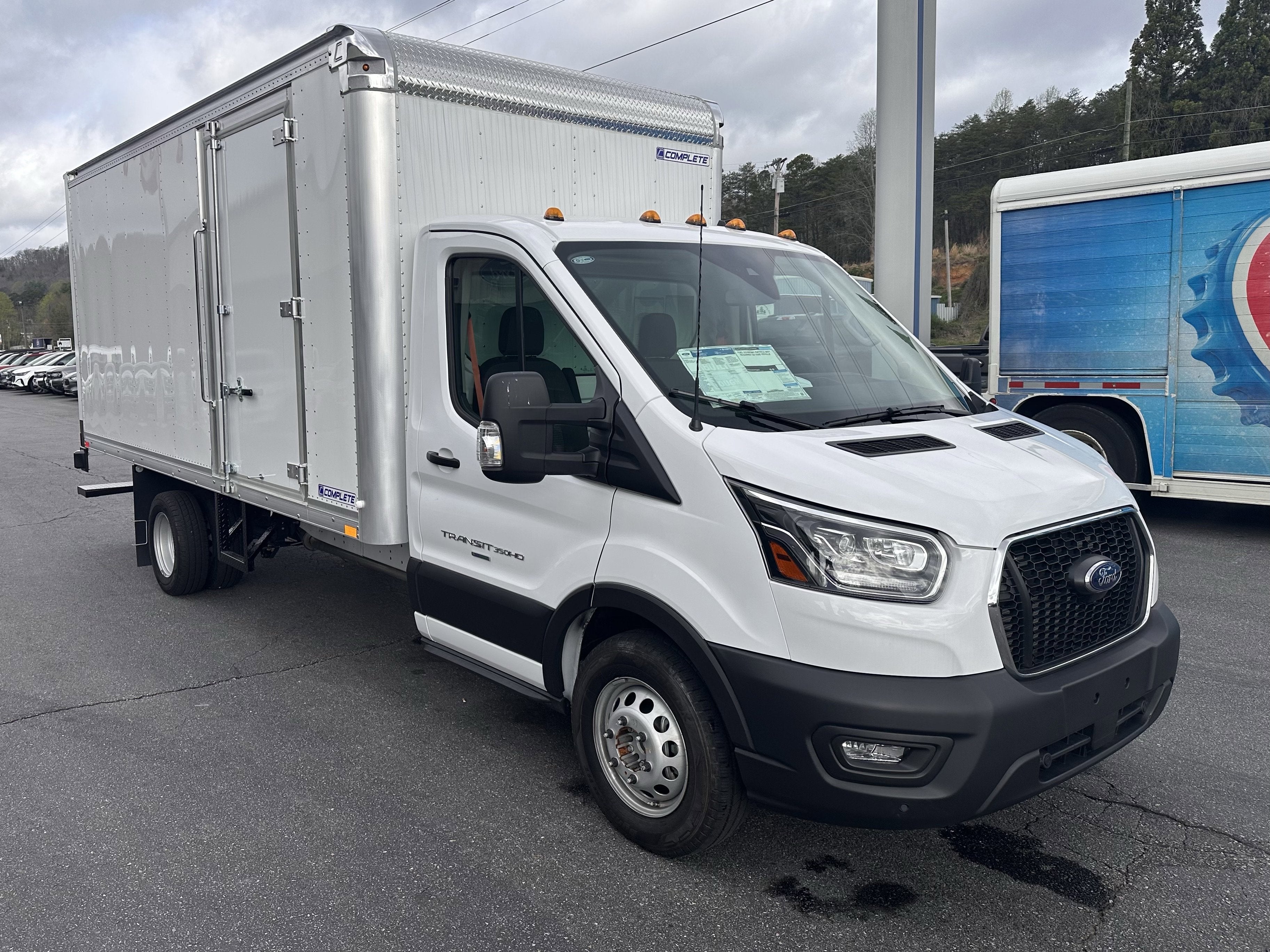 2024 Ford Transit 16ft Box Van Base