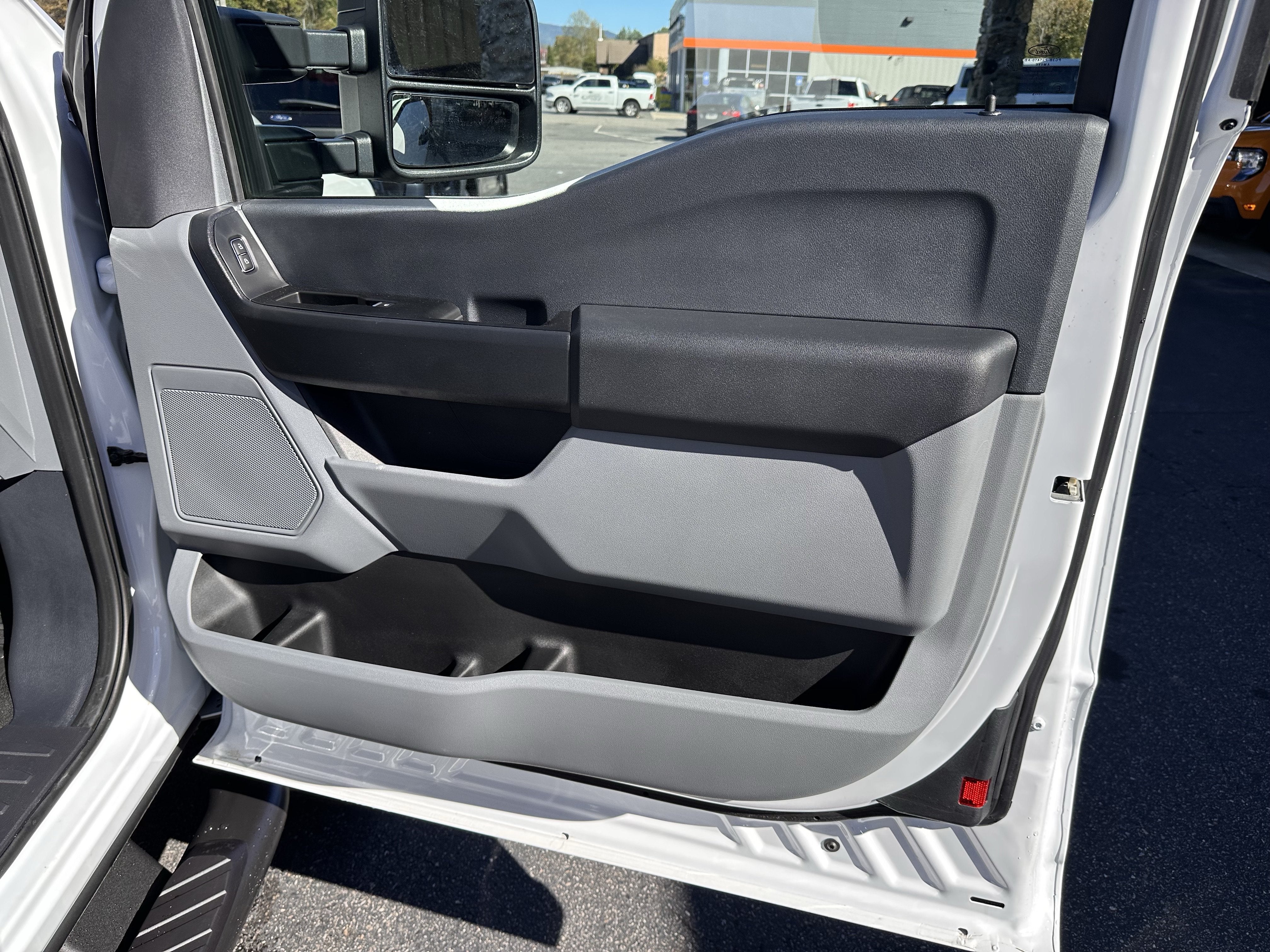 2025 Ford Super Duty F-550 XL