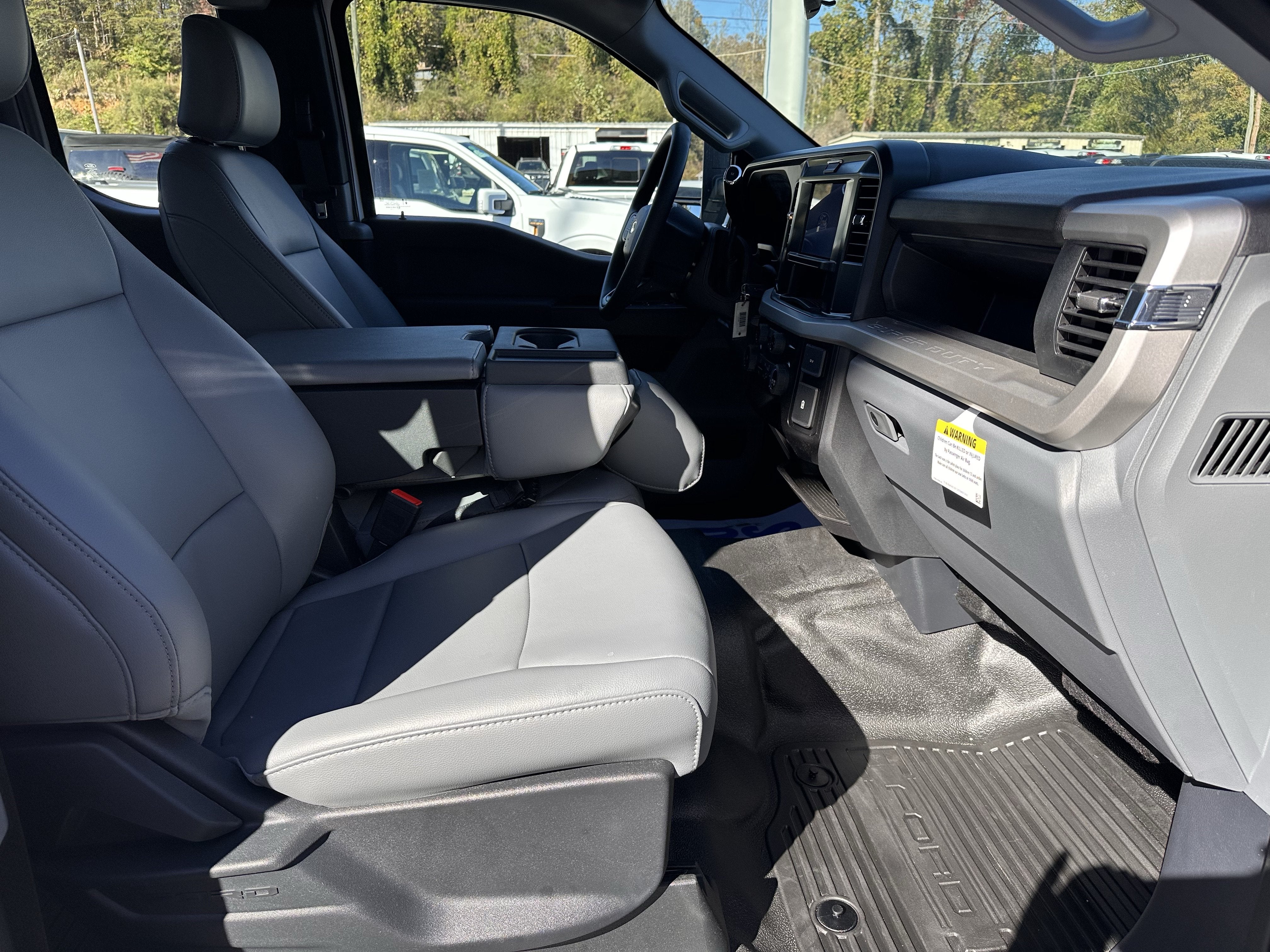 2025 Ford Super Duty F-550 XL