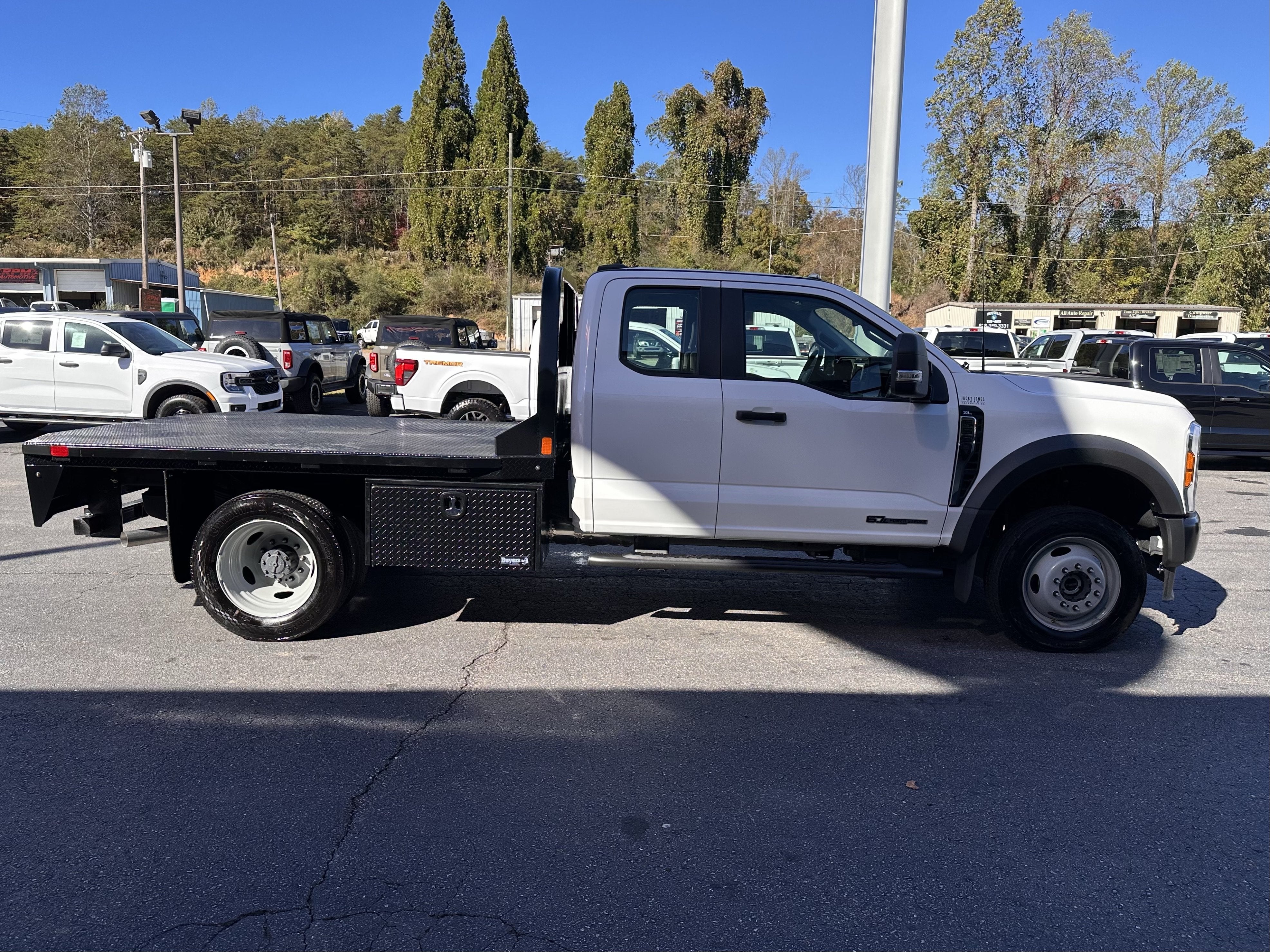 2025 Ford Super Duty F-550 XL