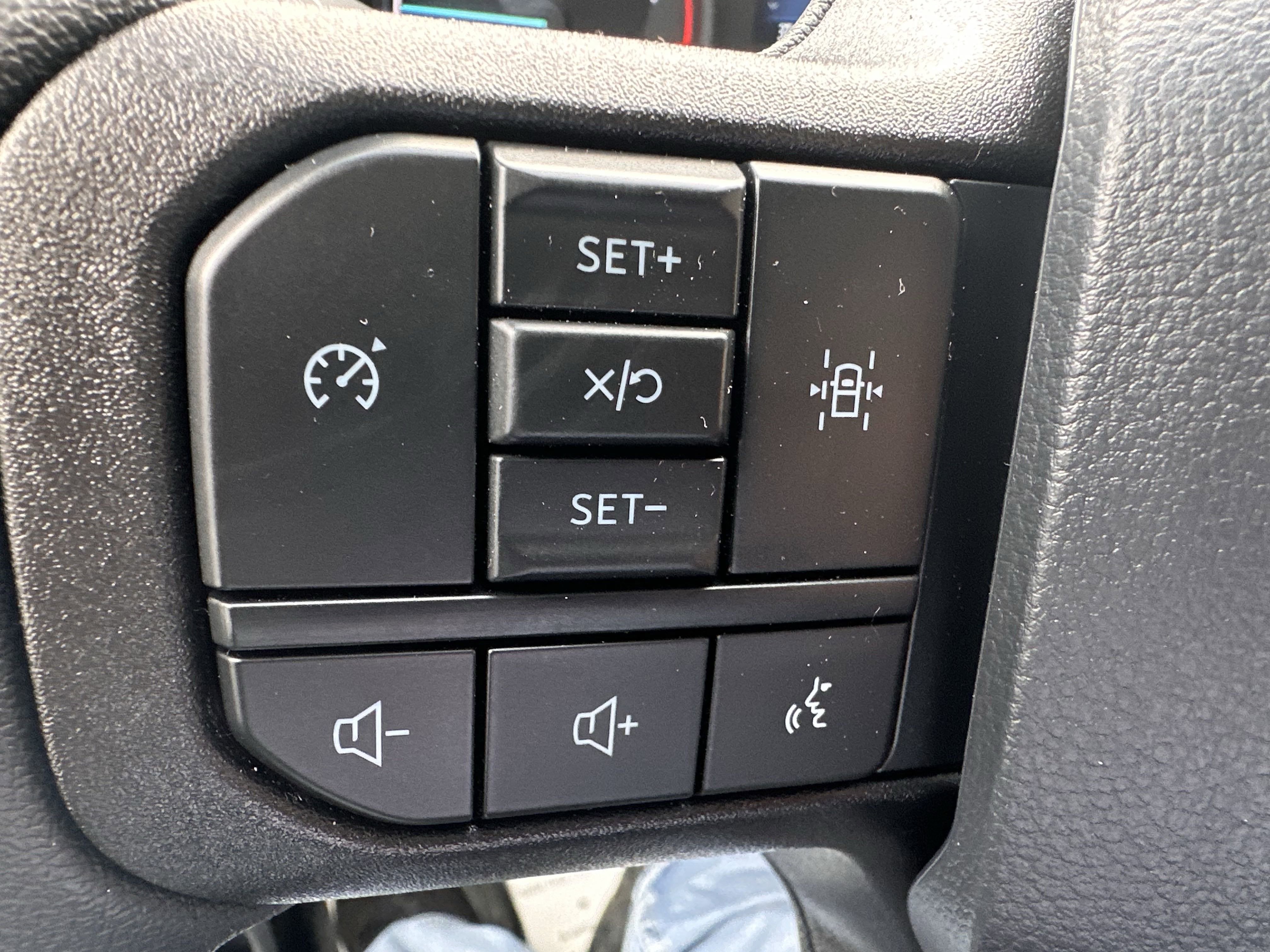 2025 Ford Super Duty F-550 XLT