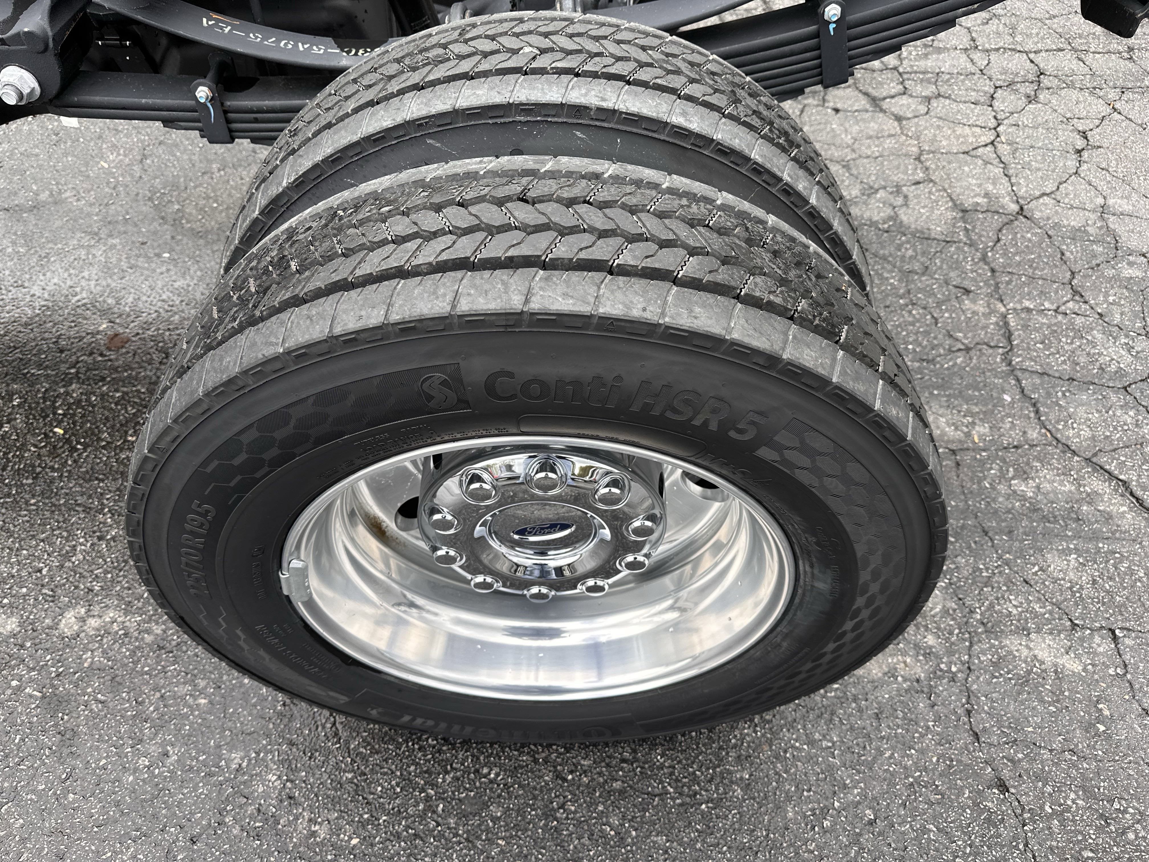 2025 Ford Super Duty F-550 XLT