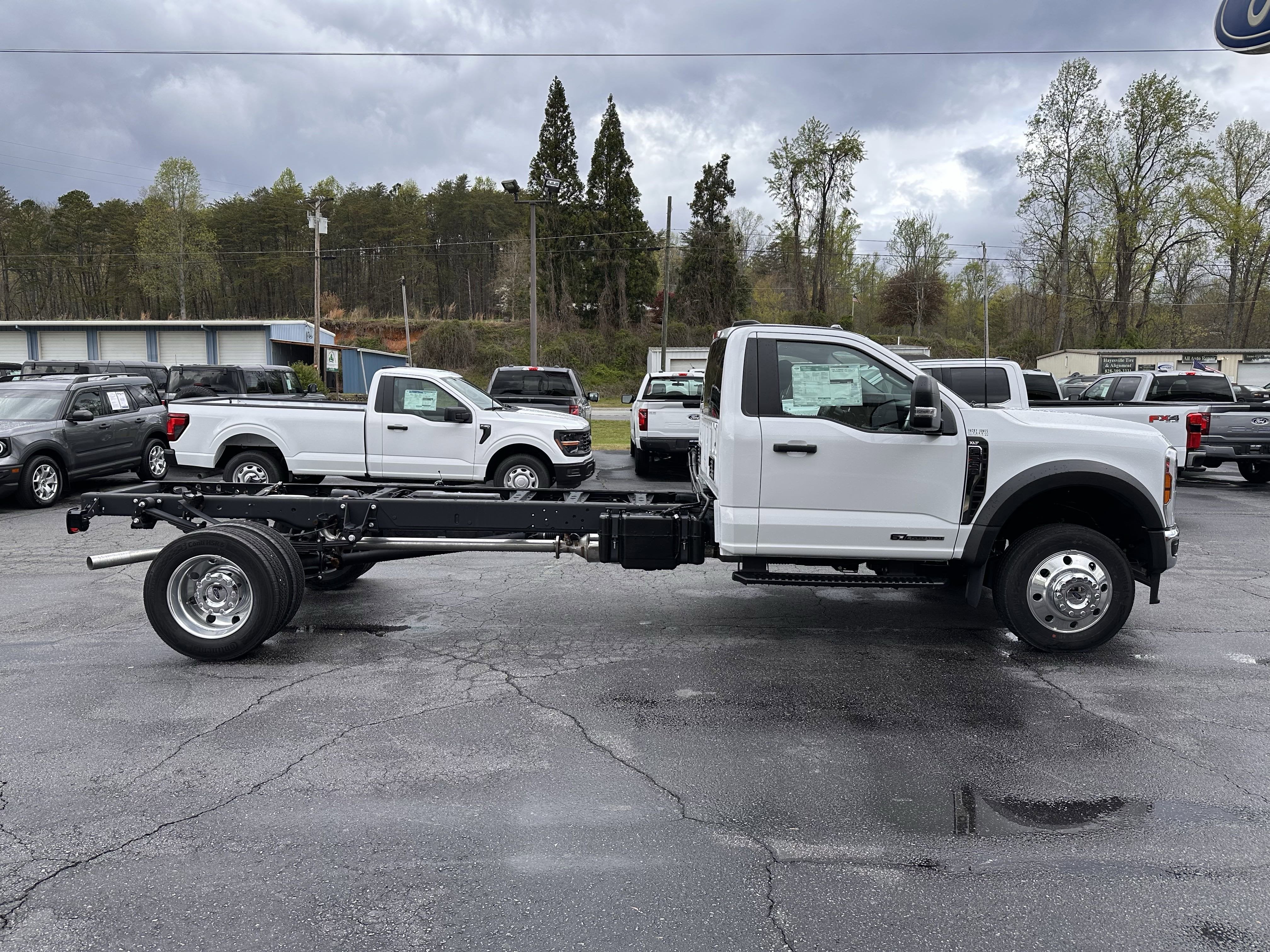 2025 Ford Super Duty F-550 XLT