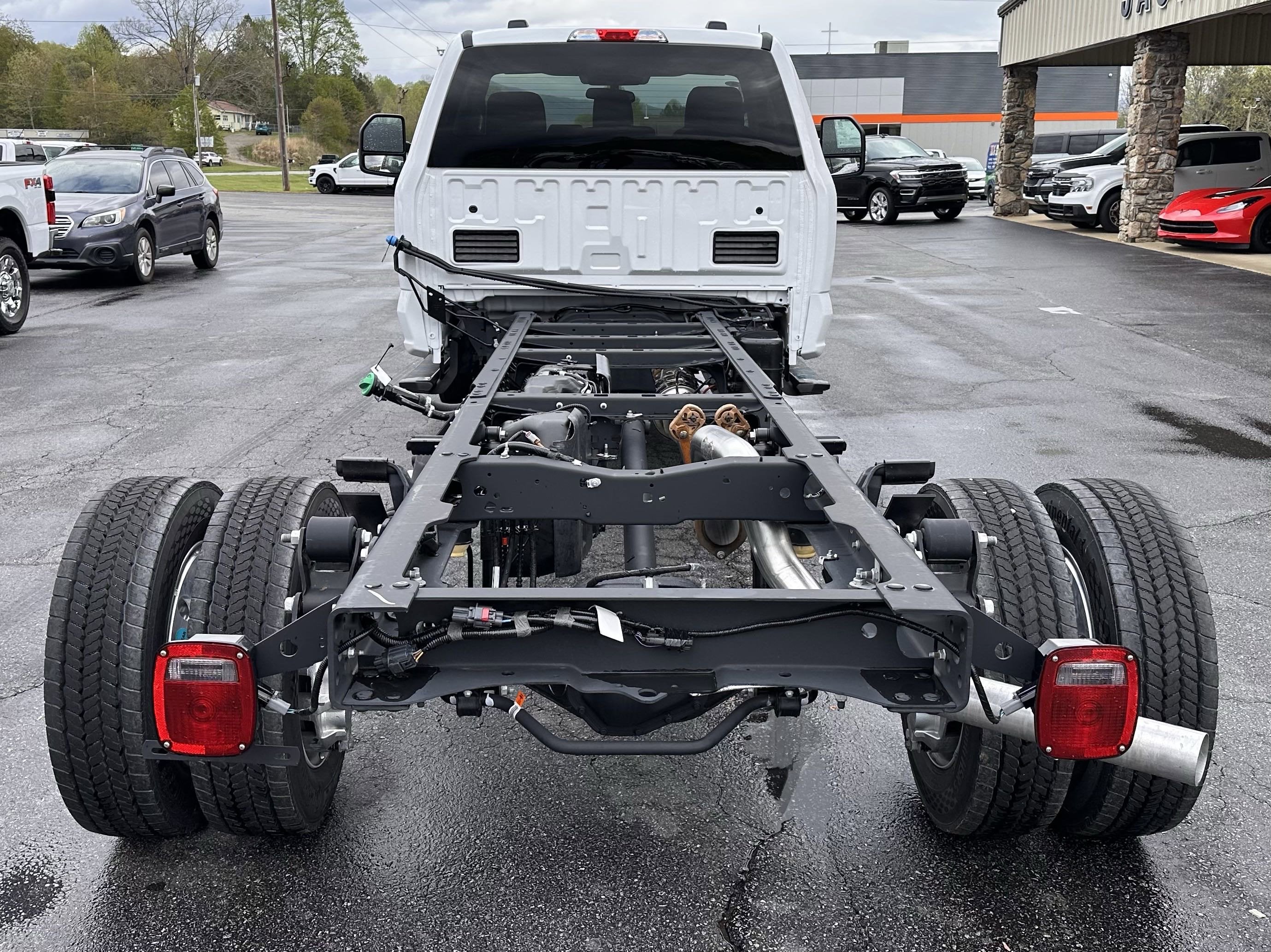 2025 Ford Super Duty F-550 XLT