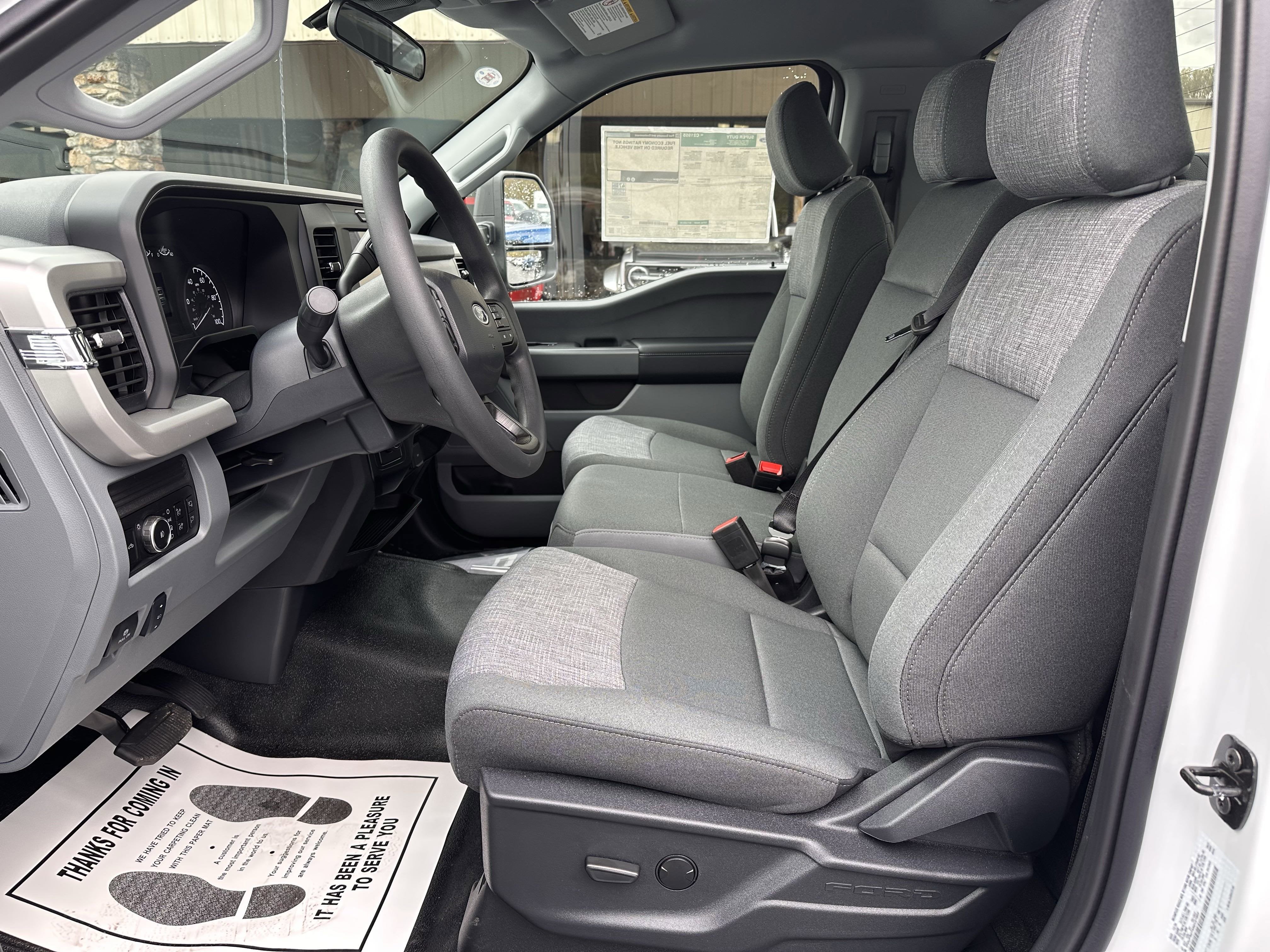 2025 Ford Super Duty F-550 XLT