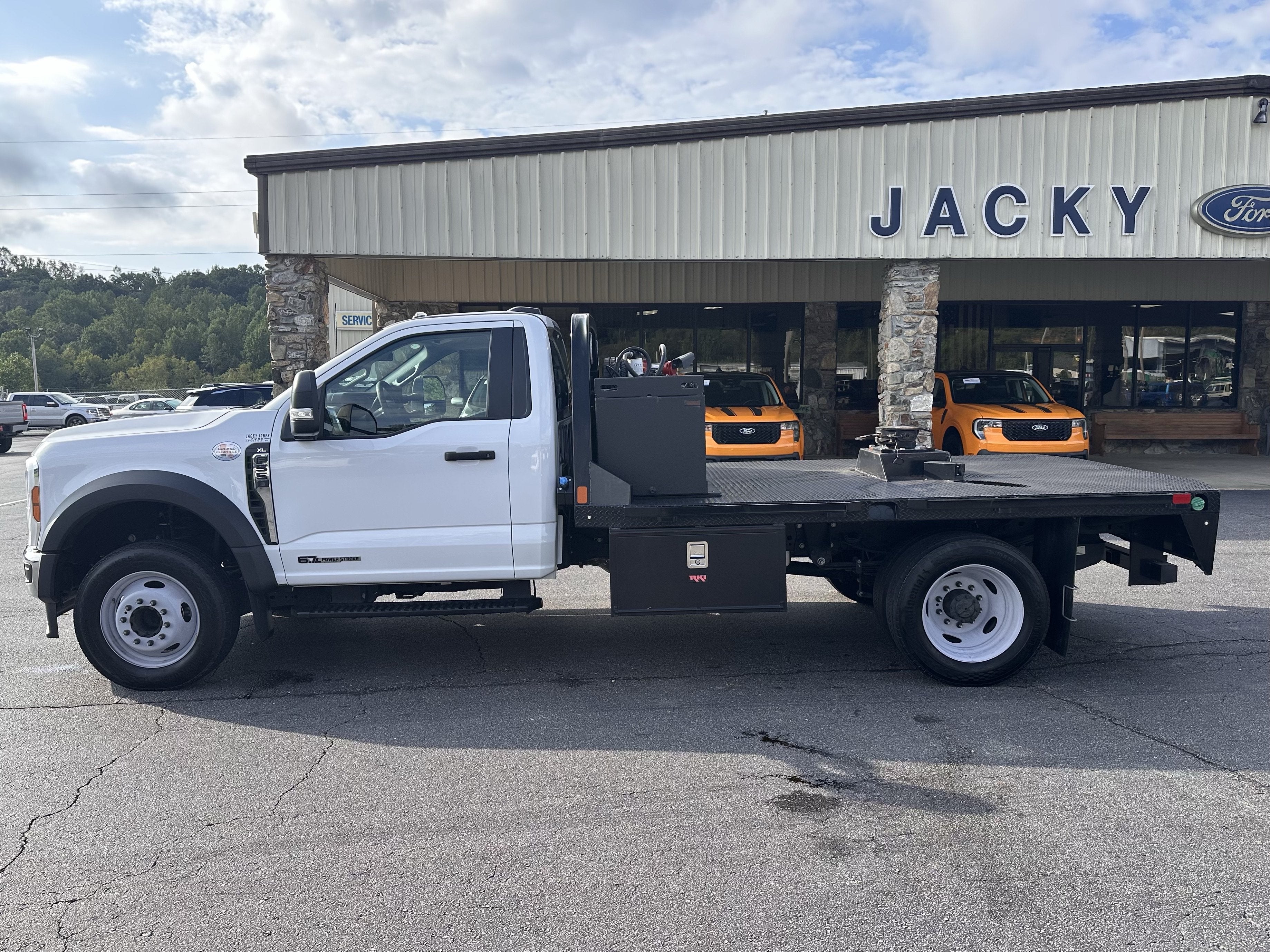 2024 Ford Super Duty F-550 XL