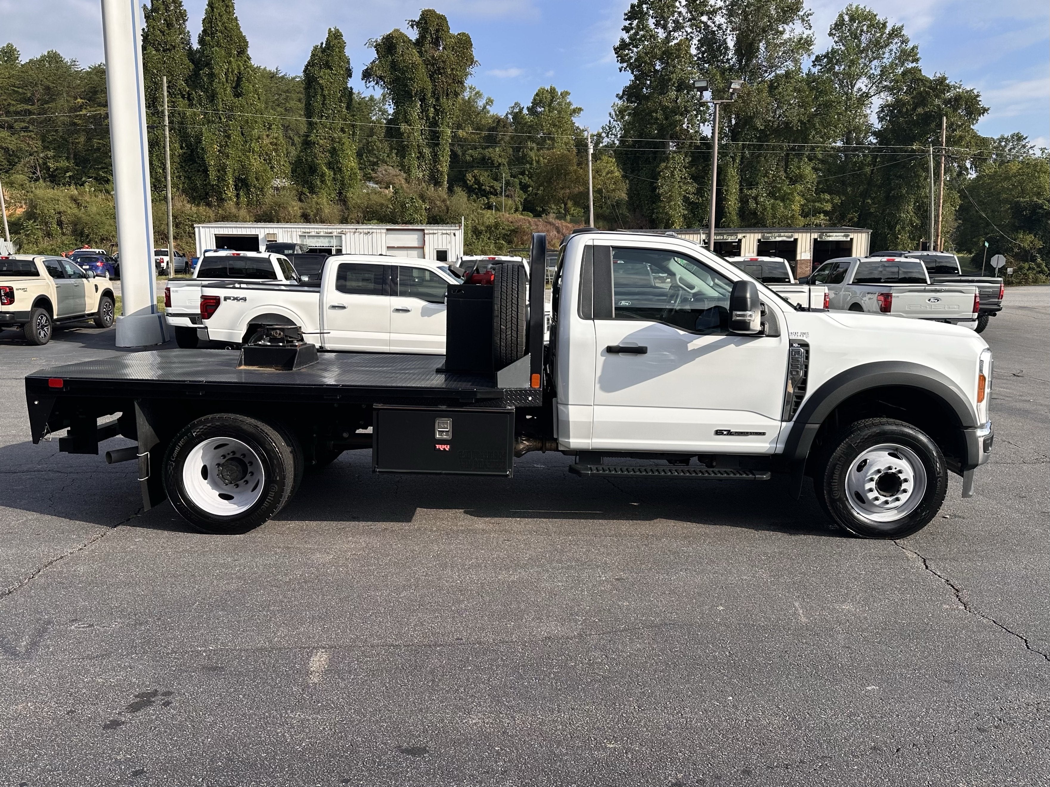 2024 Ford Super Duty F-550 XL