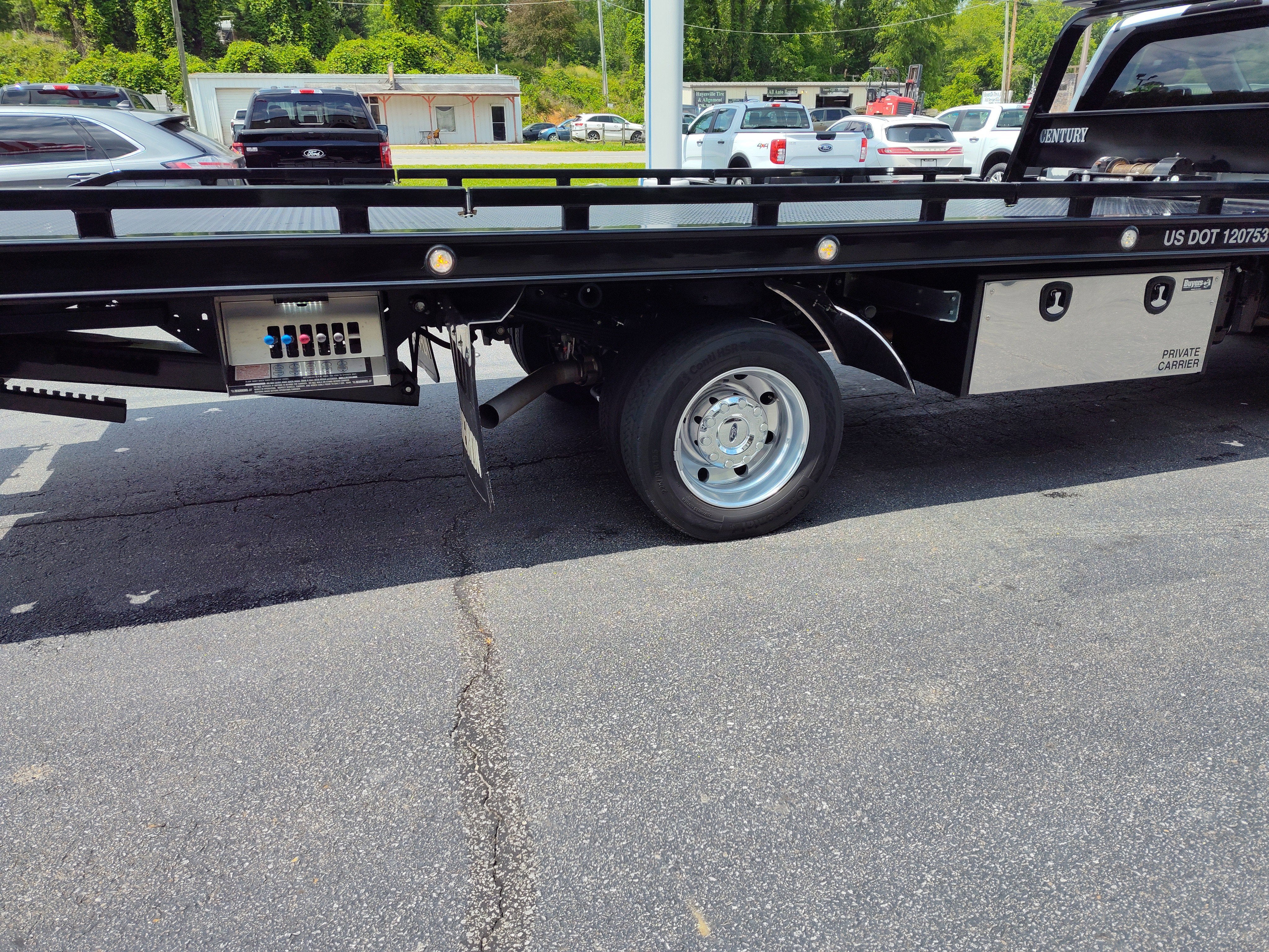 2024 Ford Super Duty F-550 DRW Rollback XLT