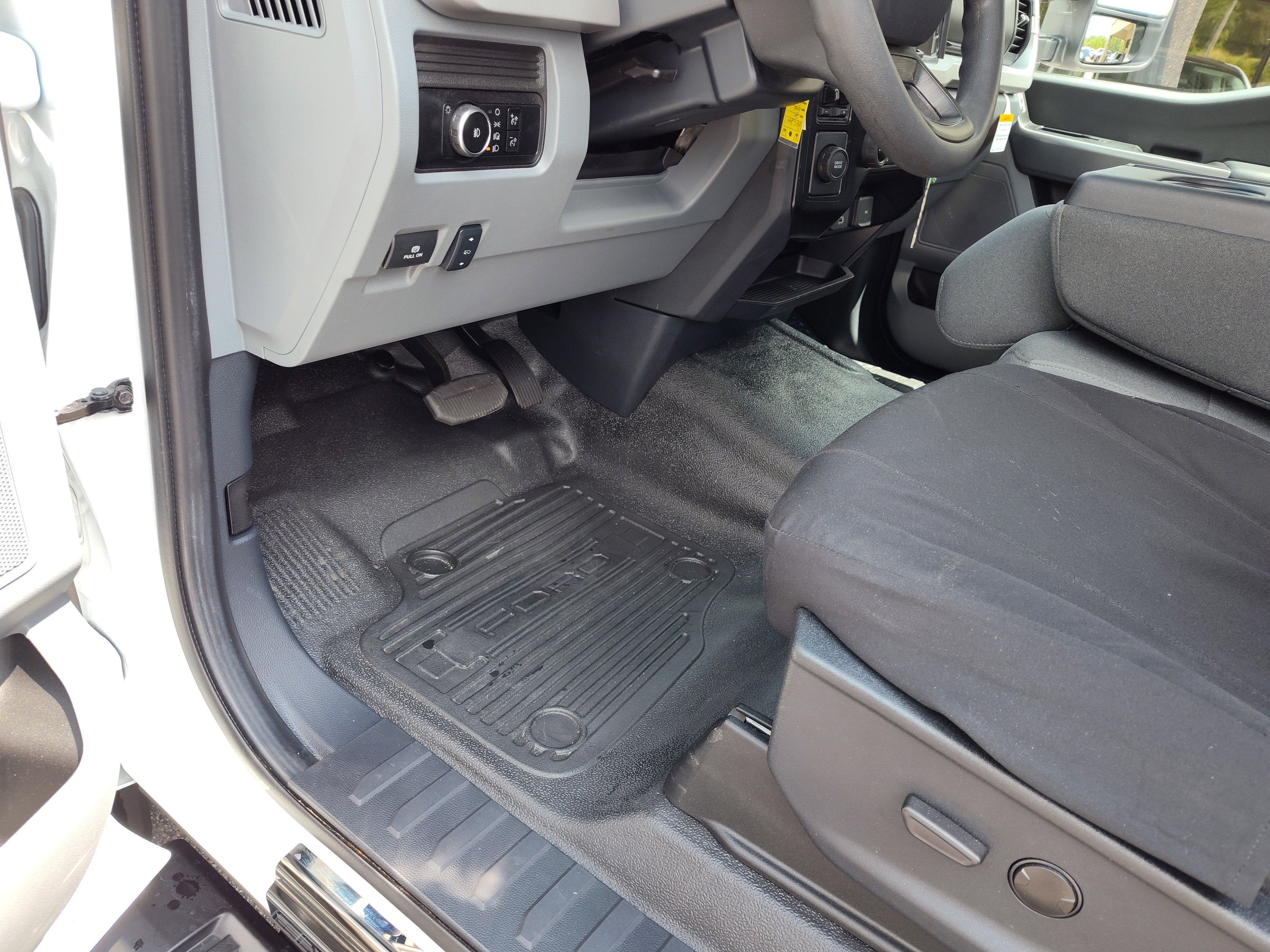 2024 Ford Super Duty F-550 DRW Rollback XLT