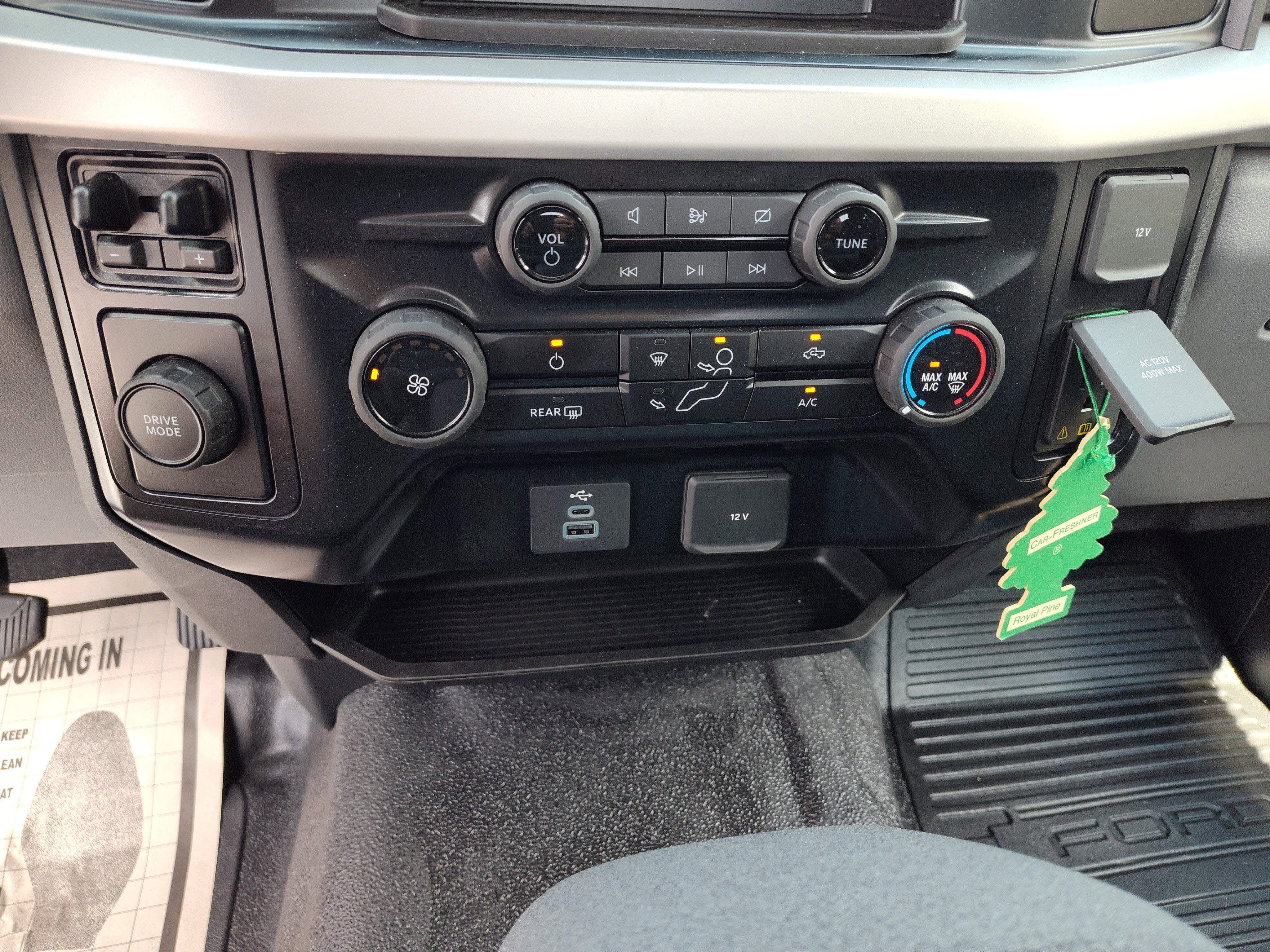 2024 Ford Super Duty F-550 DRW Rollback XLT