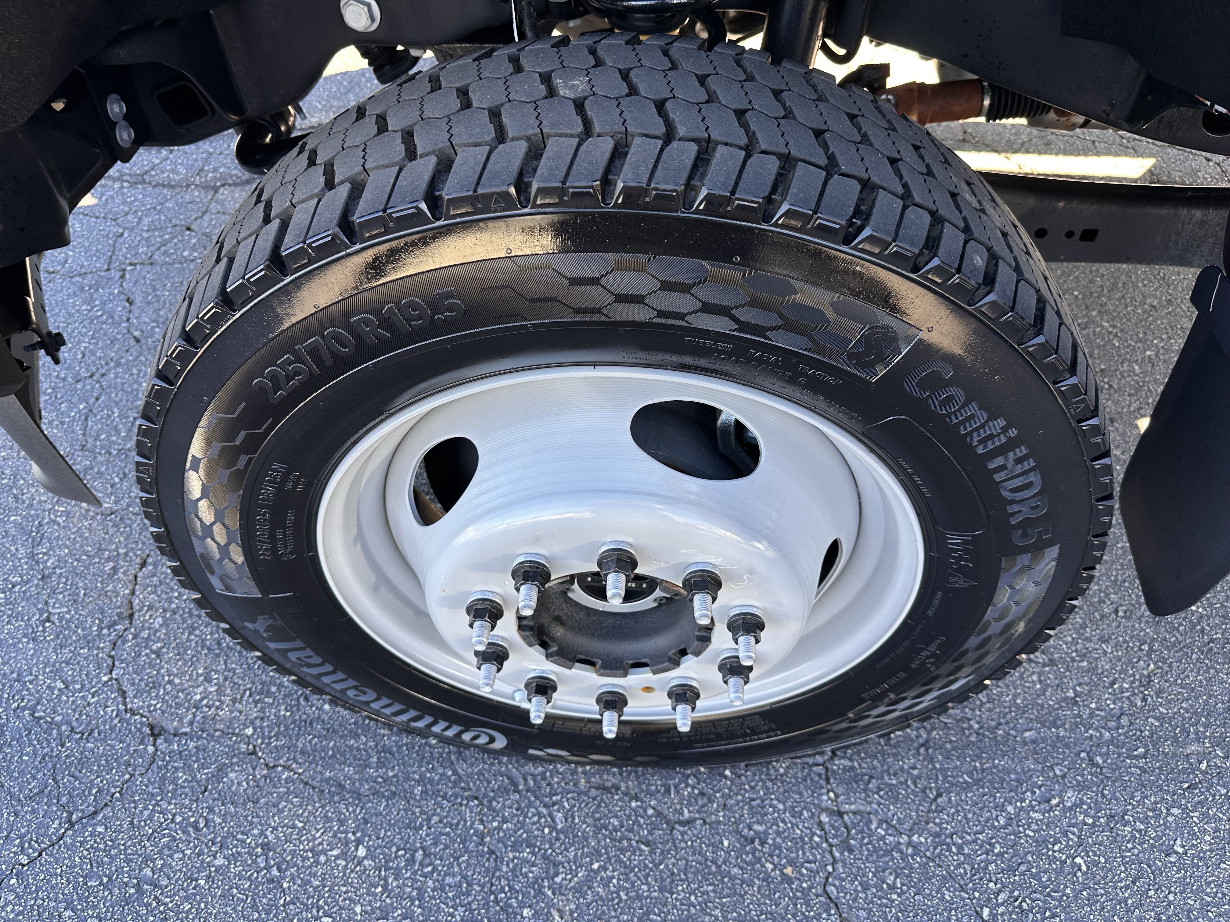 2025 Ford Super Duty F-550 XL