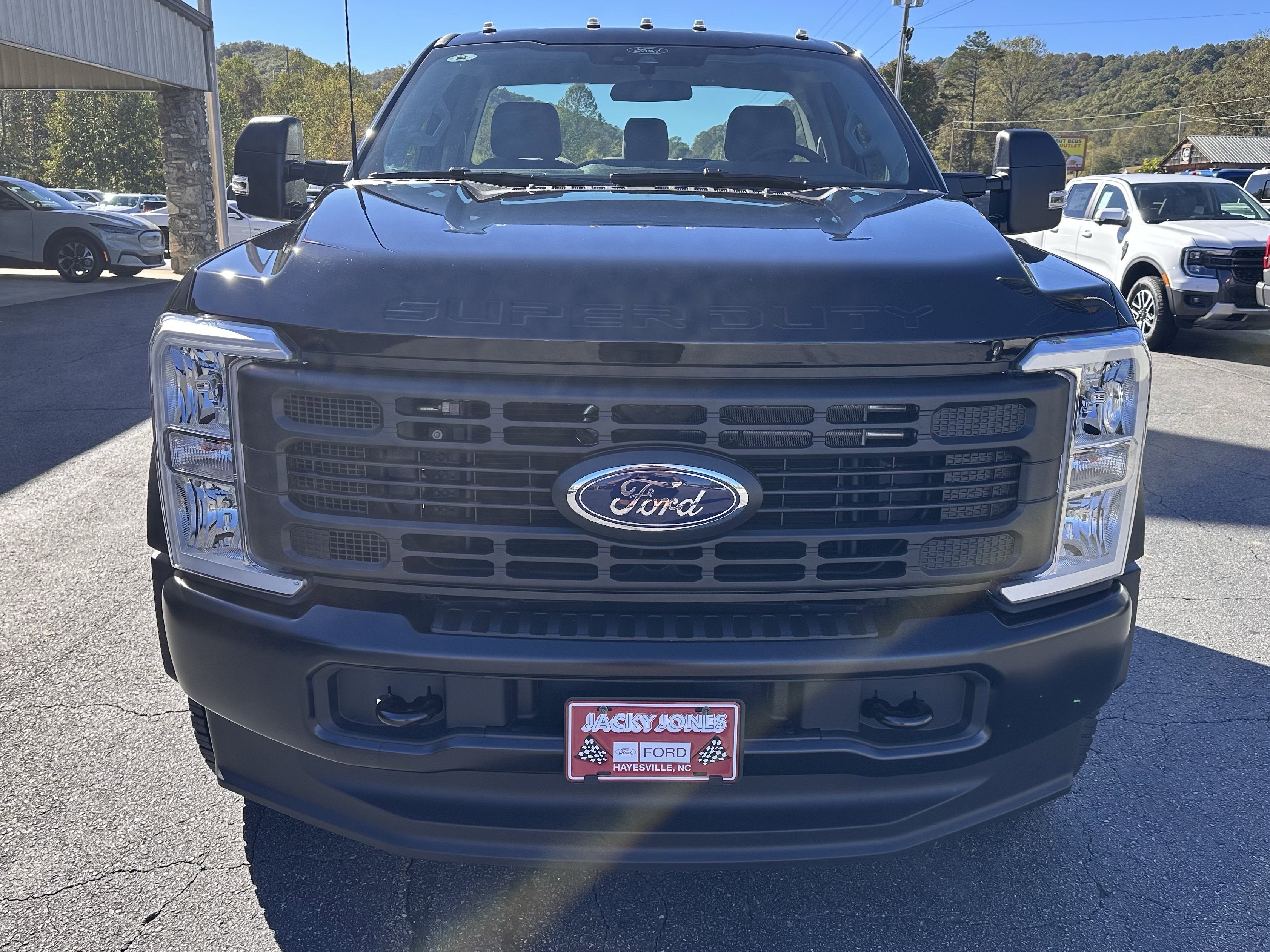 2025 Ford Super Duty F-550 XL