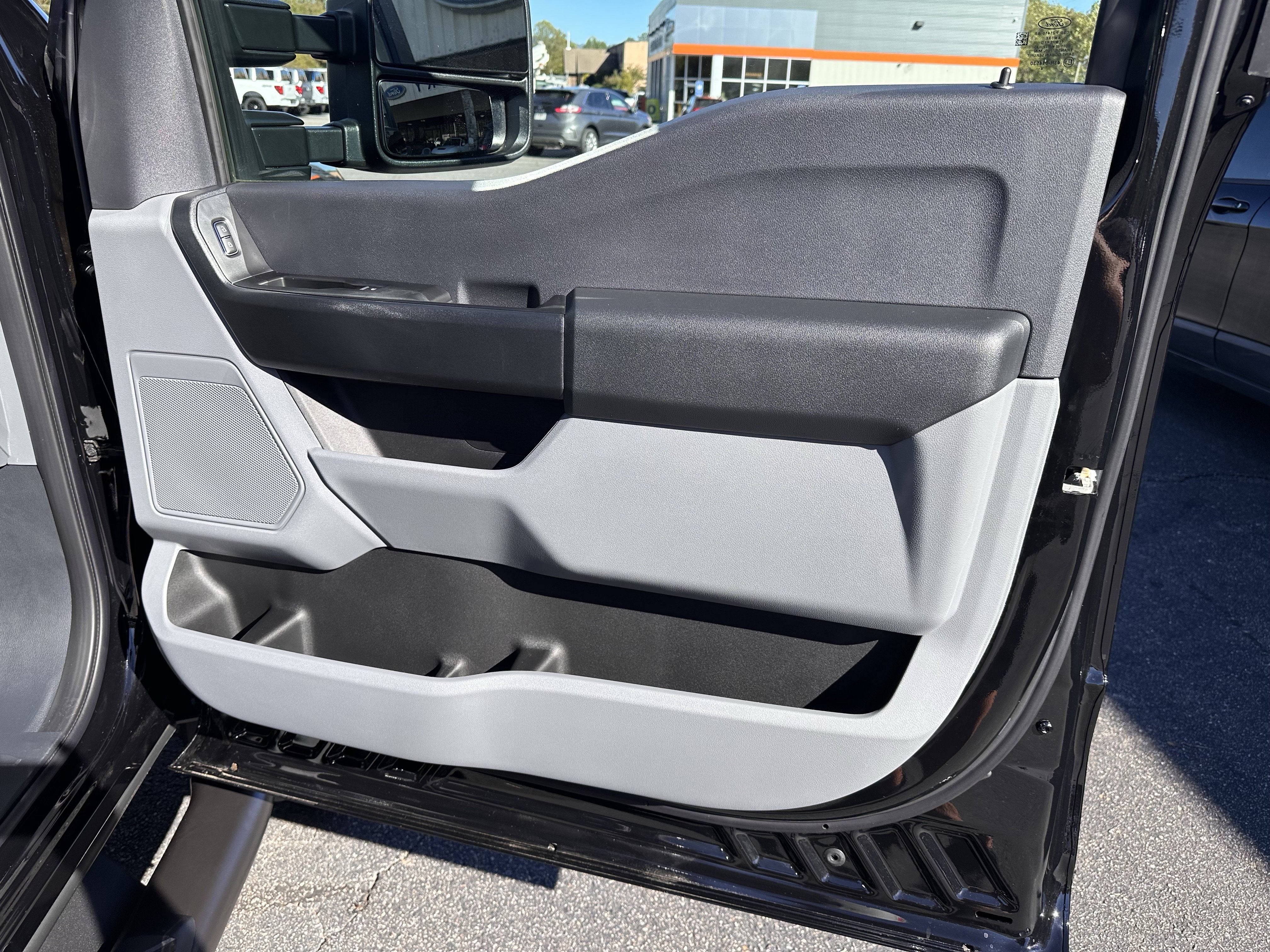 2025 Ford Super Duty F-550 XL