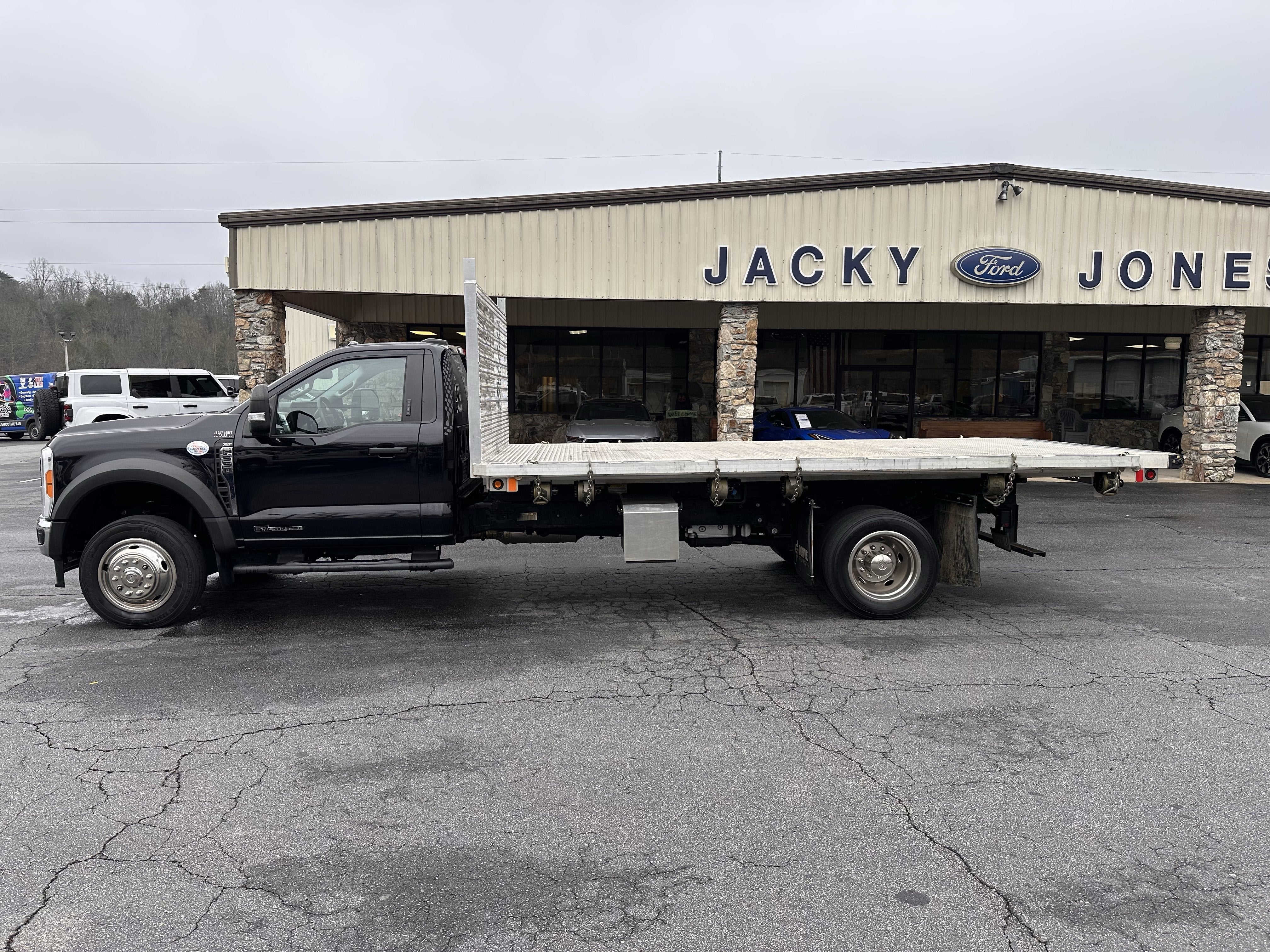 2023 Ford Super Duty F-550 XL