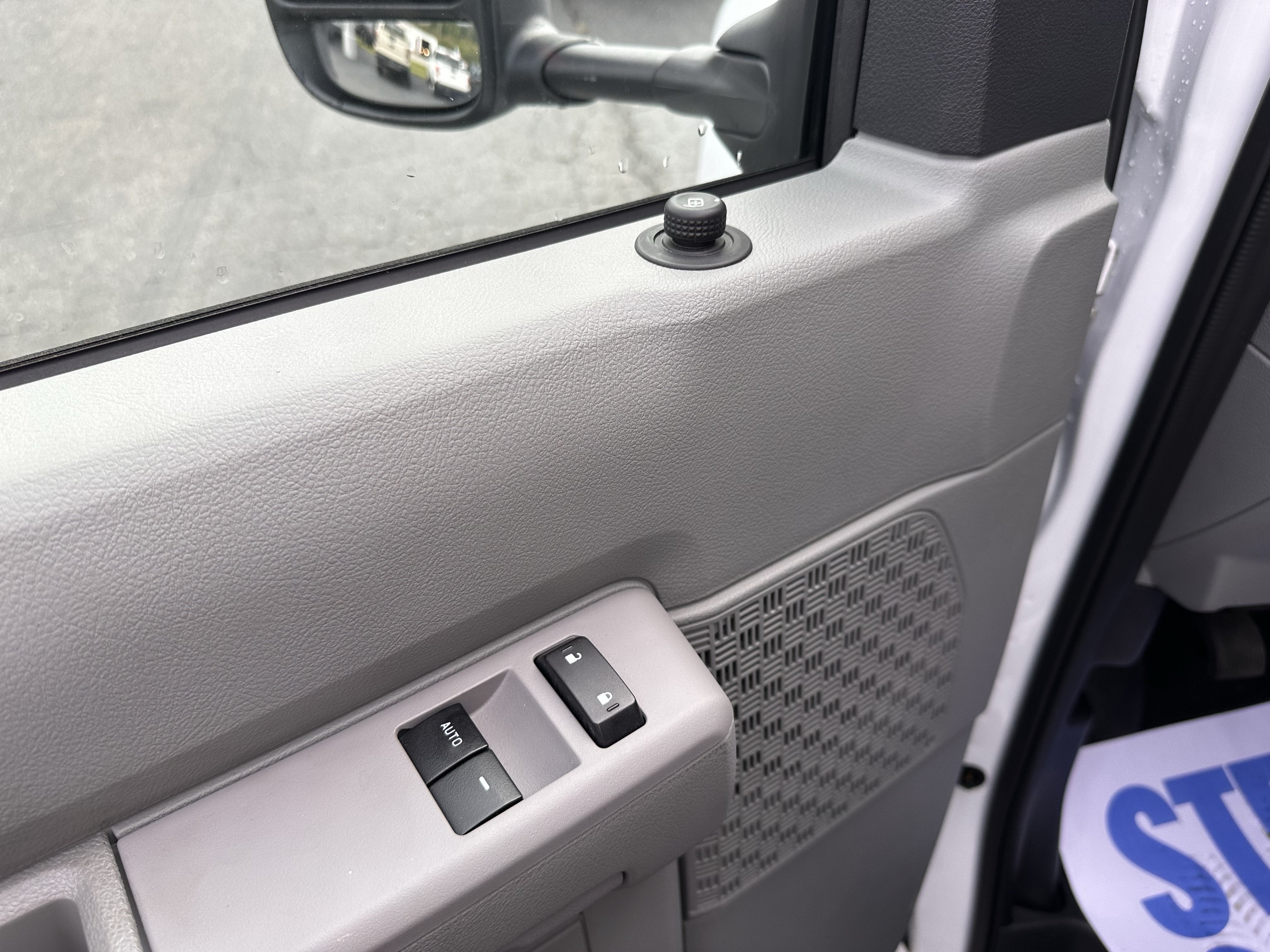2025 Ford E-Series 10ft Box Van Base