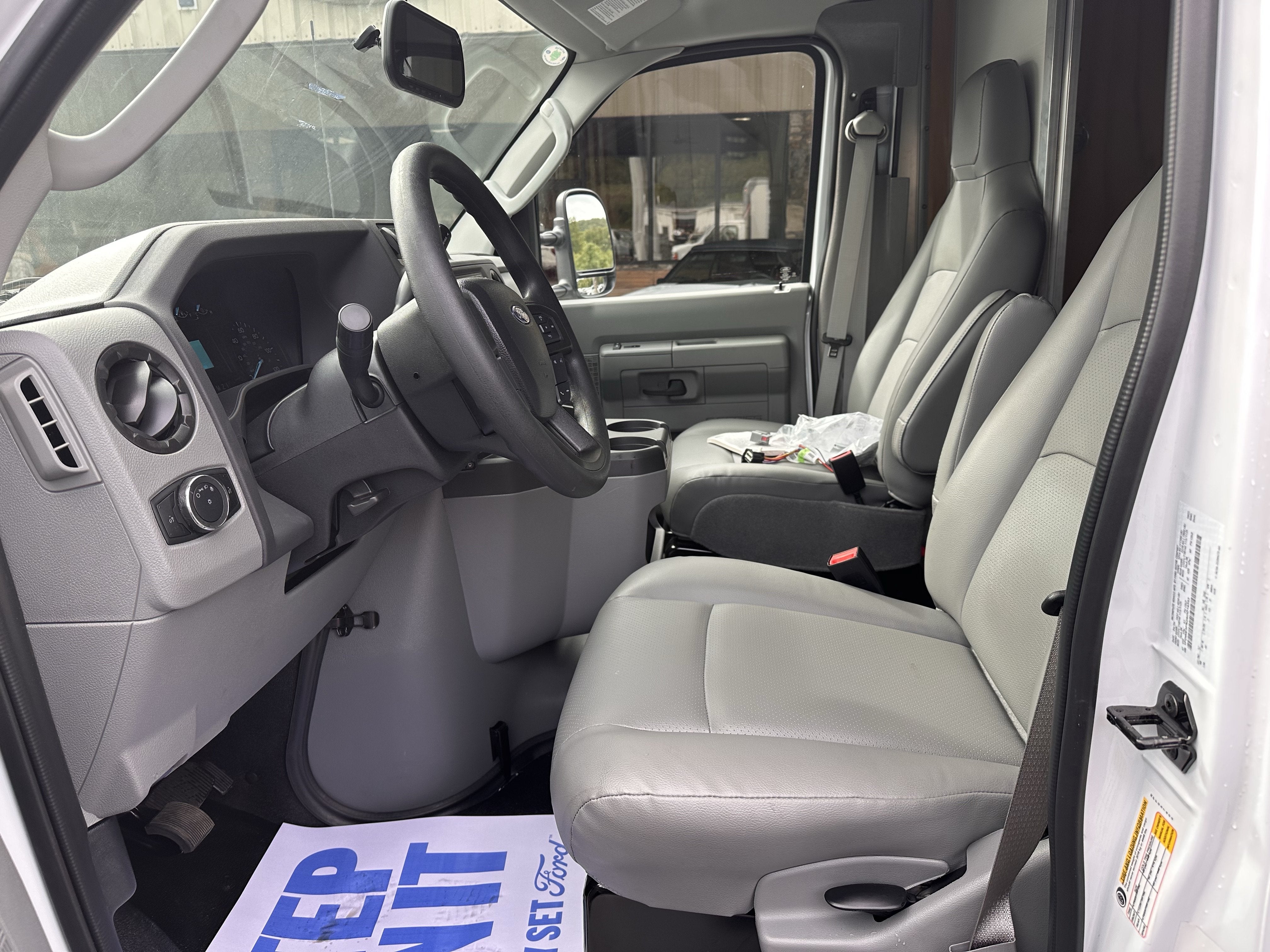 2025 Ford E-Series 10ft Box Van Base