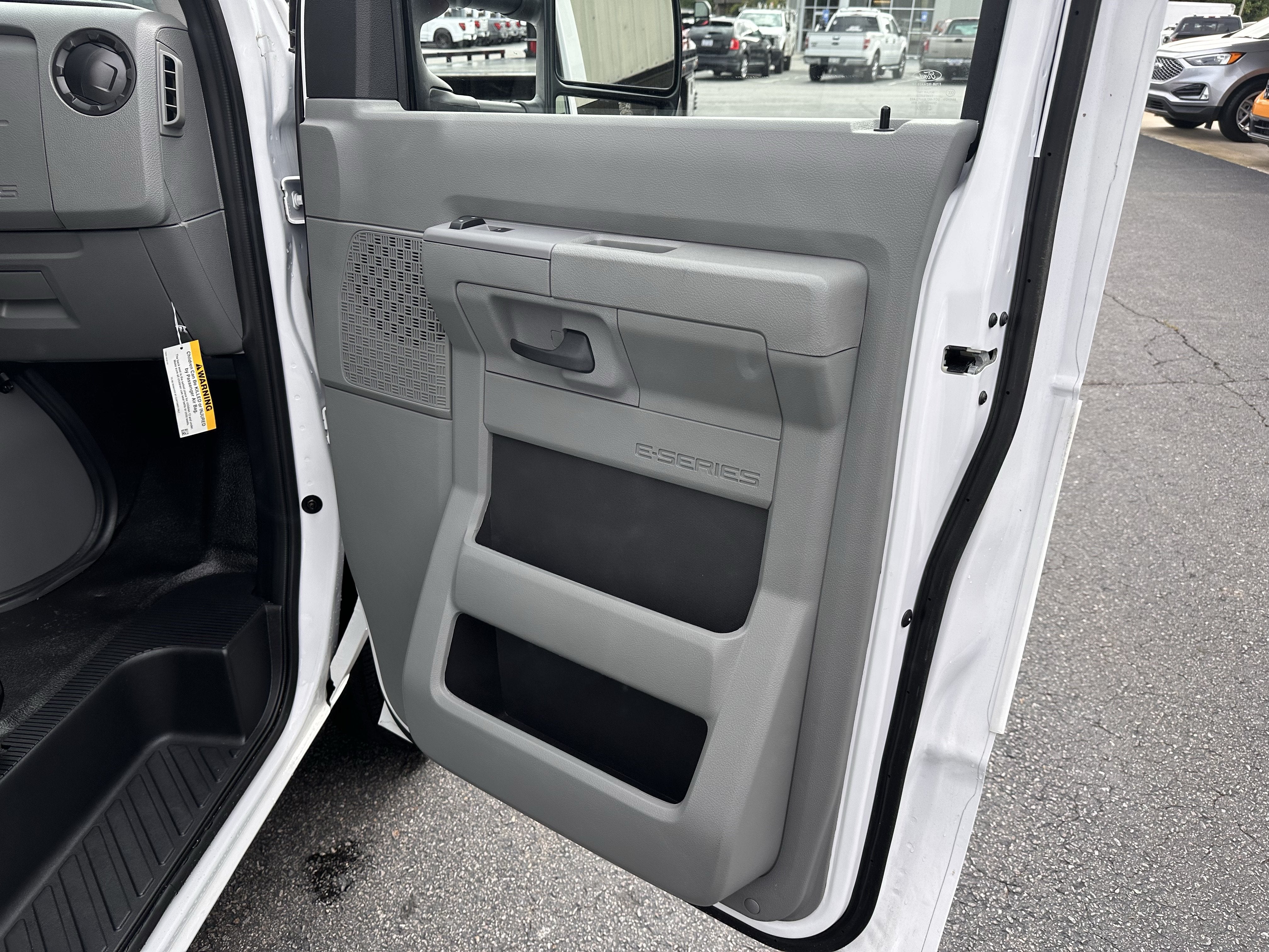 2025 Ford E-Series 10ft Box Van Base