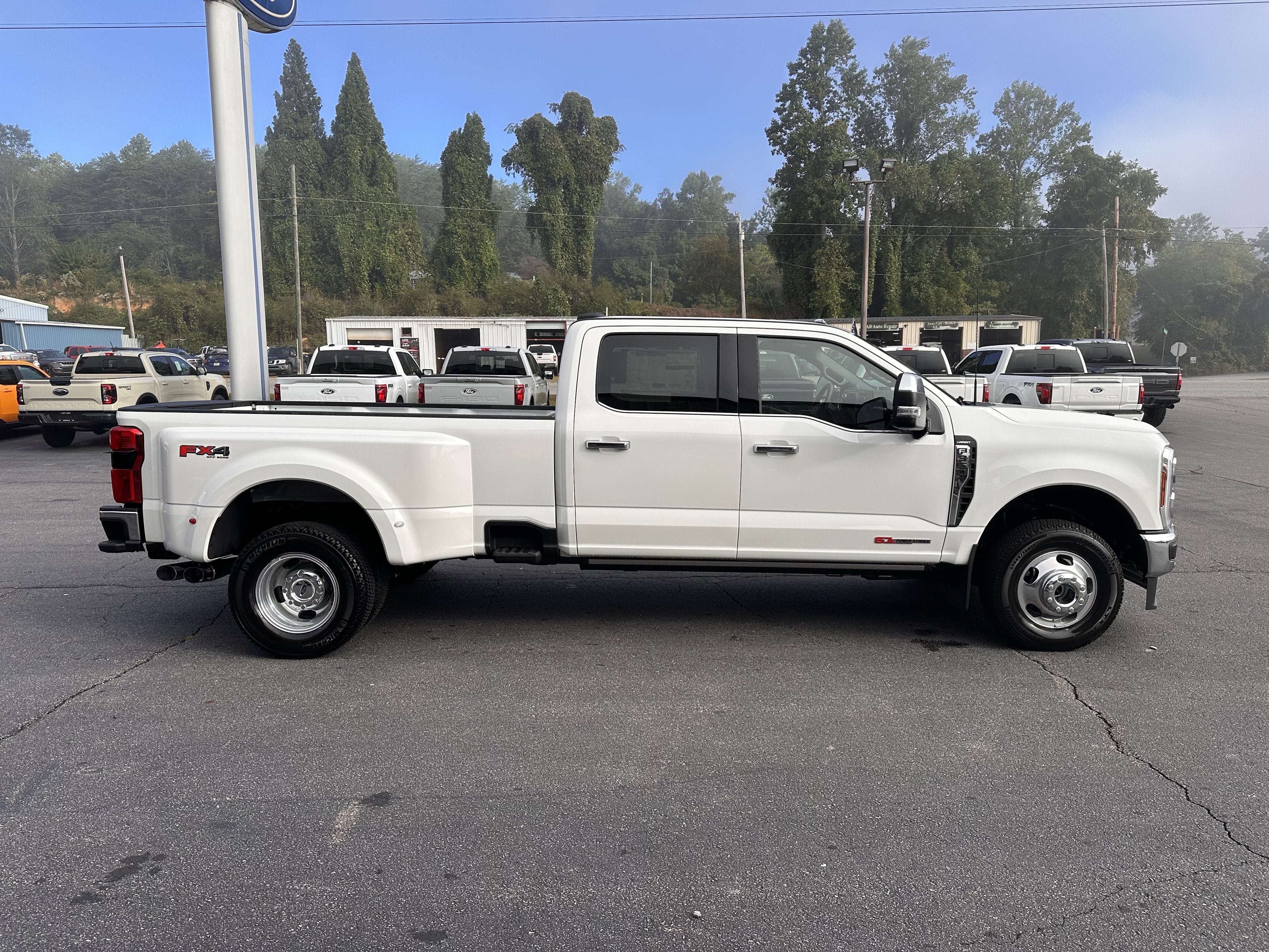 2025 Ford E-Series 10ft Box Van Base
