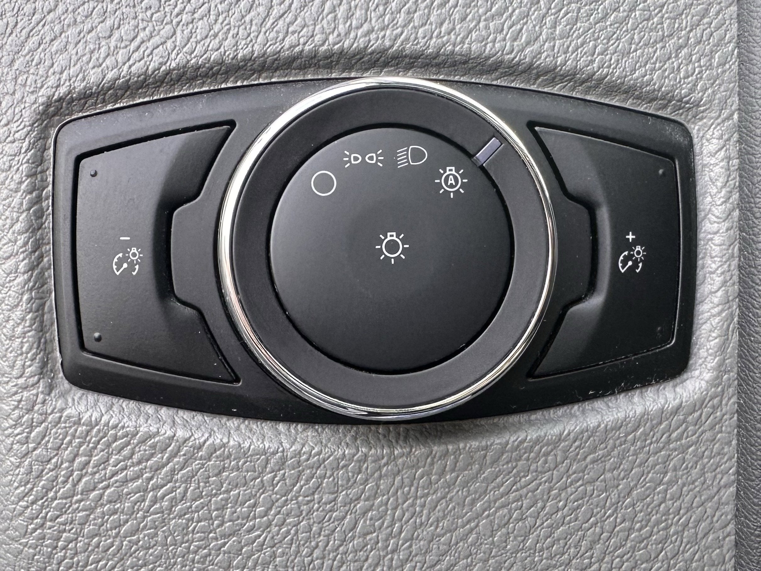 2025 Ford E-350 Box Van XL