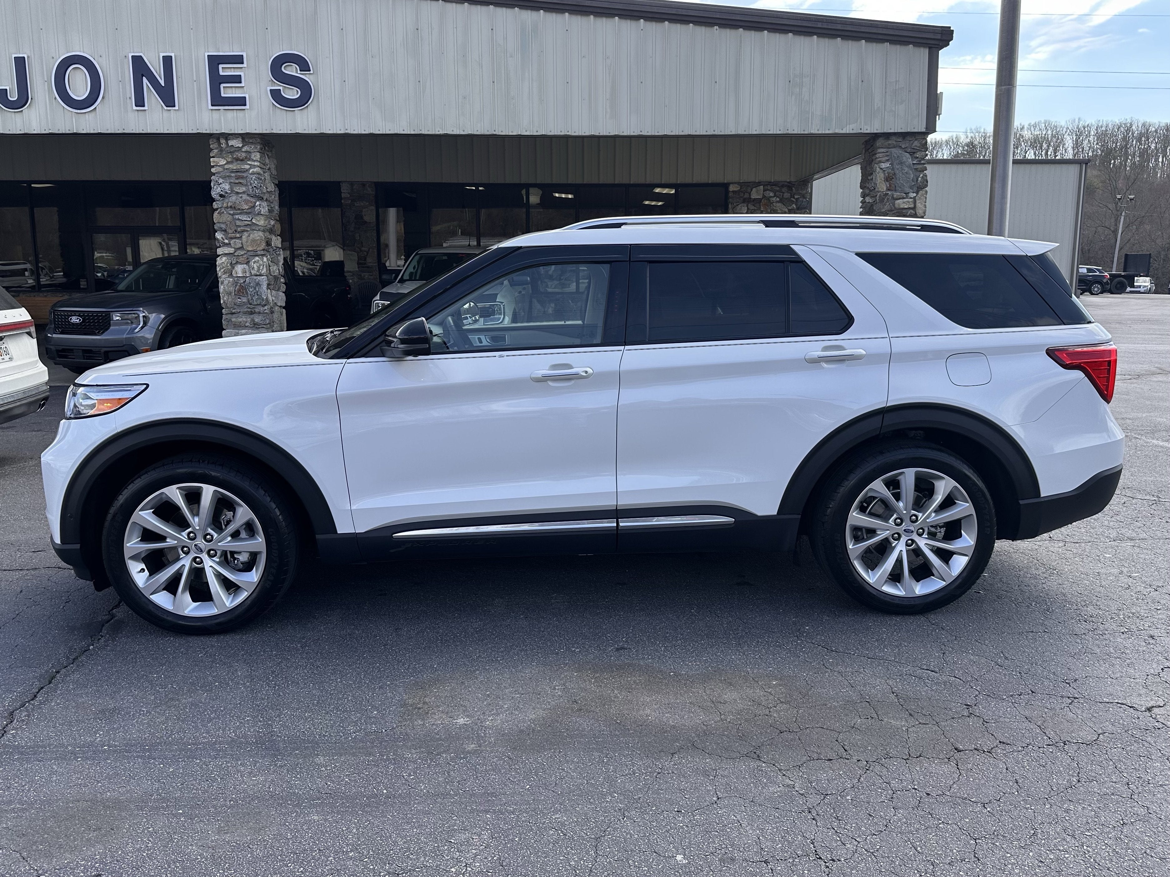 2022 Ford Explorer Platinum