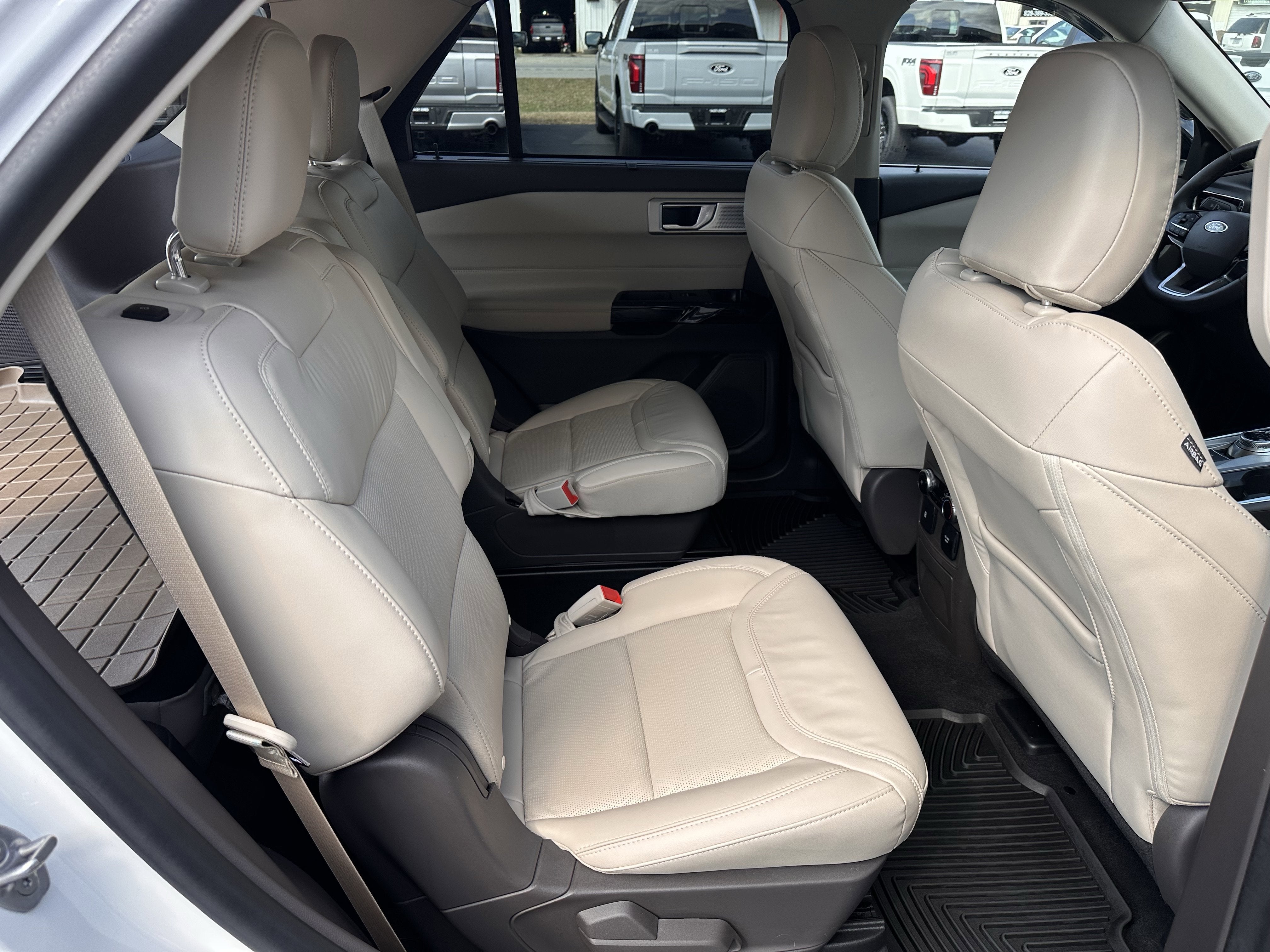 2022 Ford Explorer Platinum