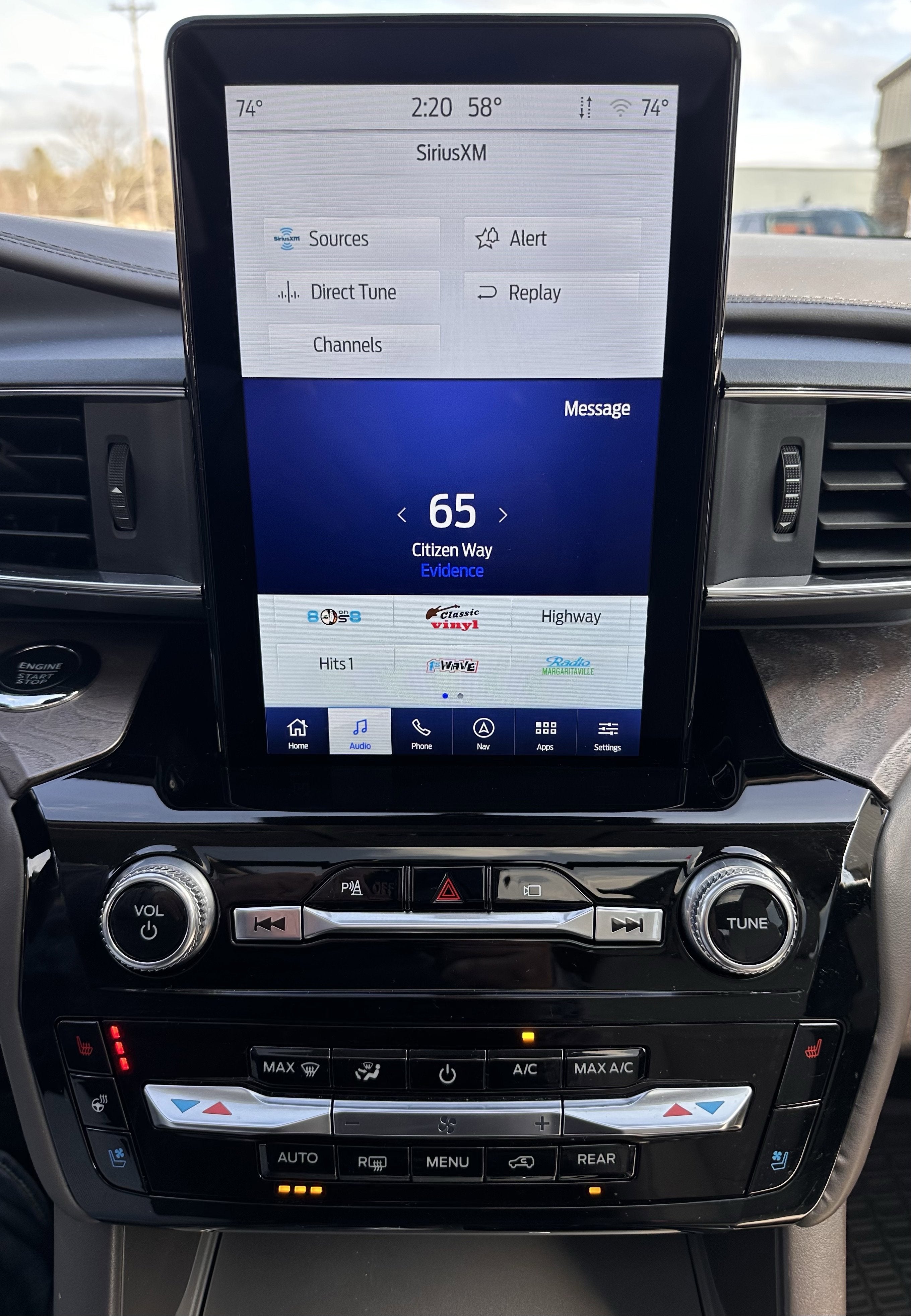 2022 Ford Explorer Platinum