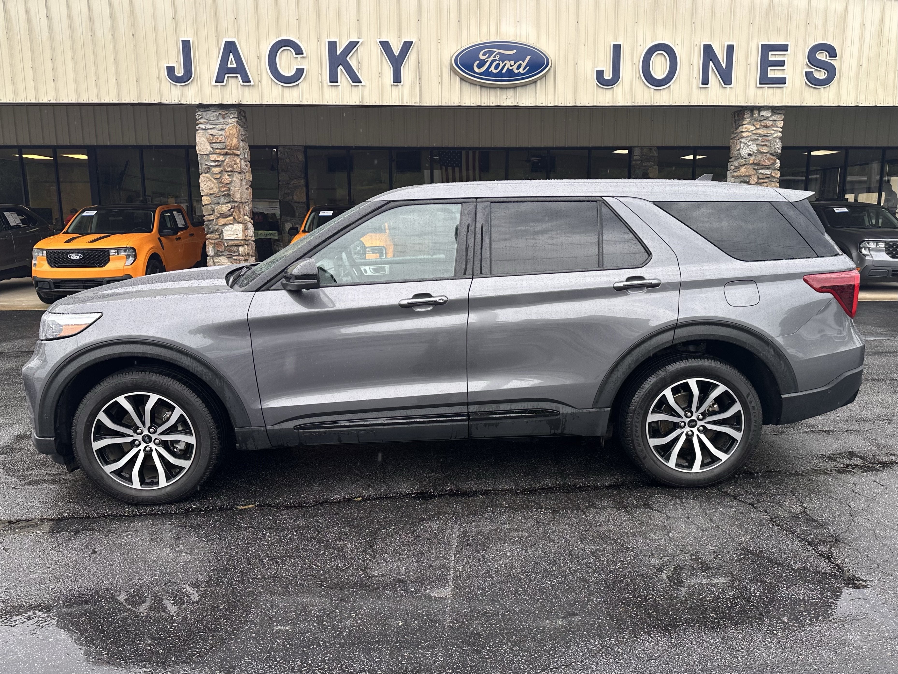 2021 Ford Explorer ST