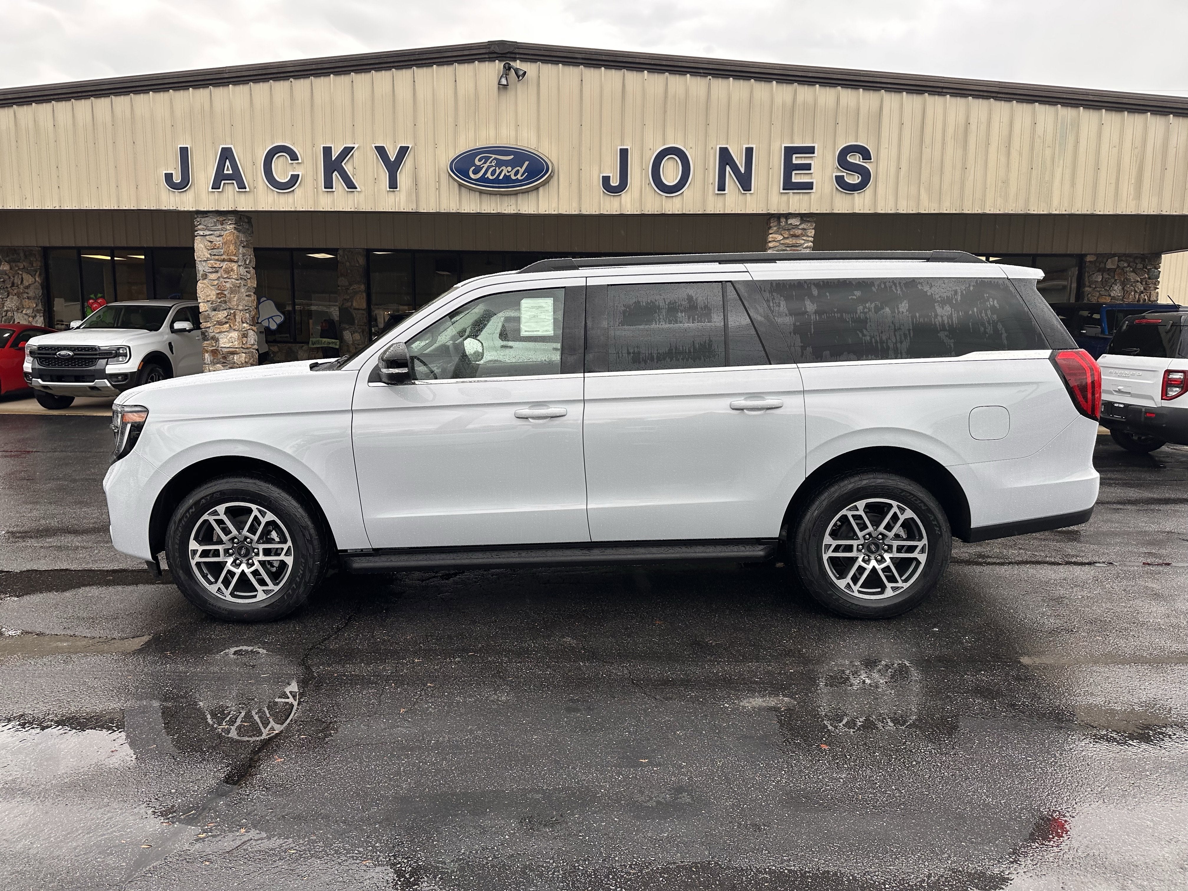 2025 Ford Expedition Max Active