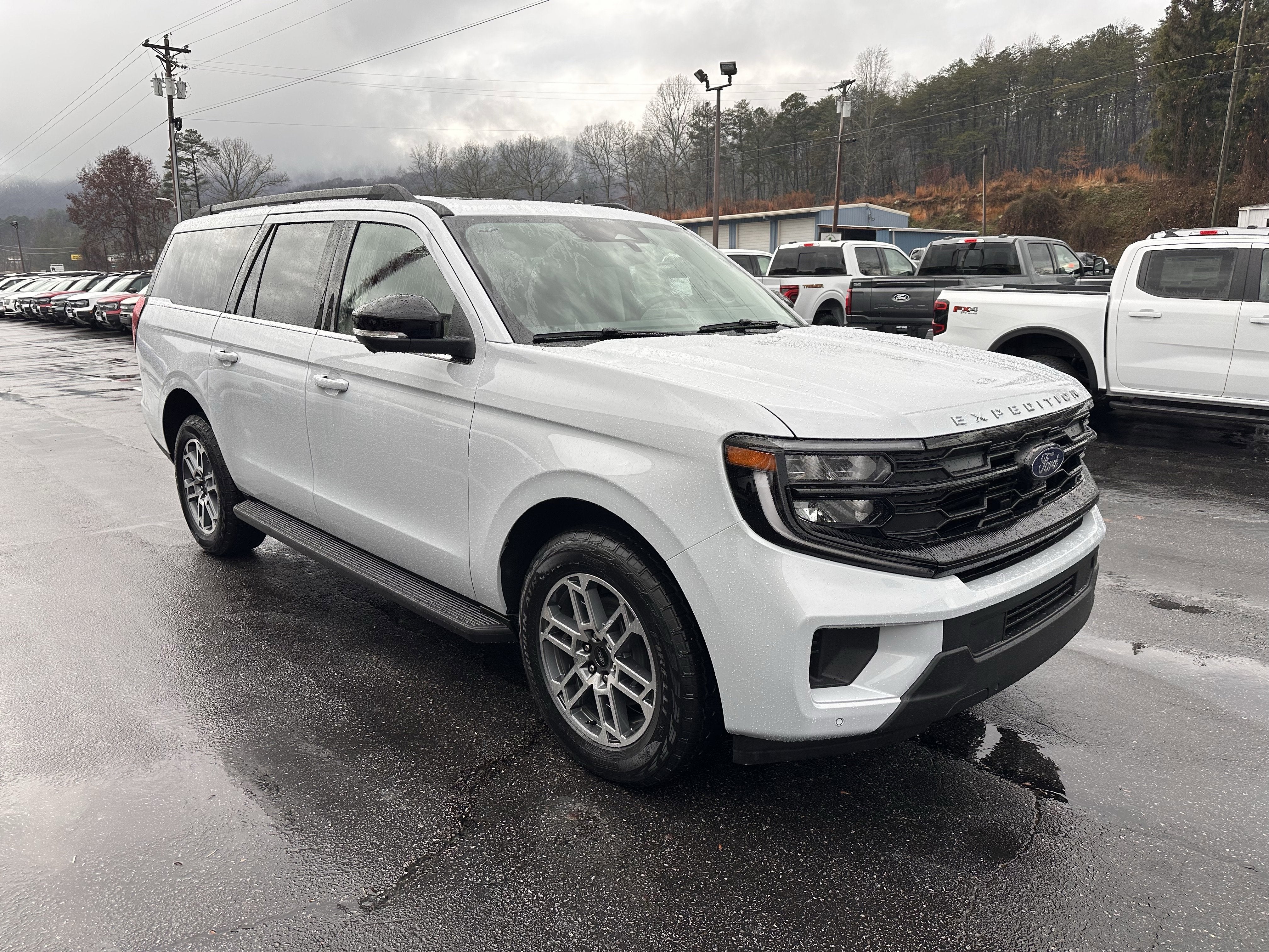 2025 Ford Expedition Max Active