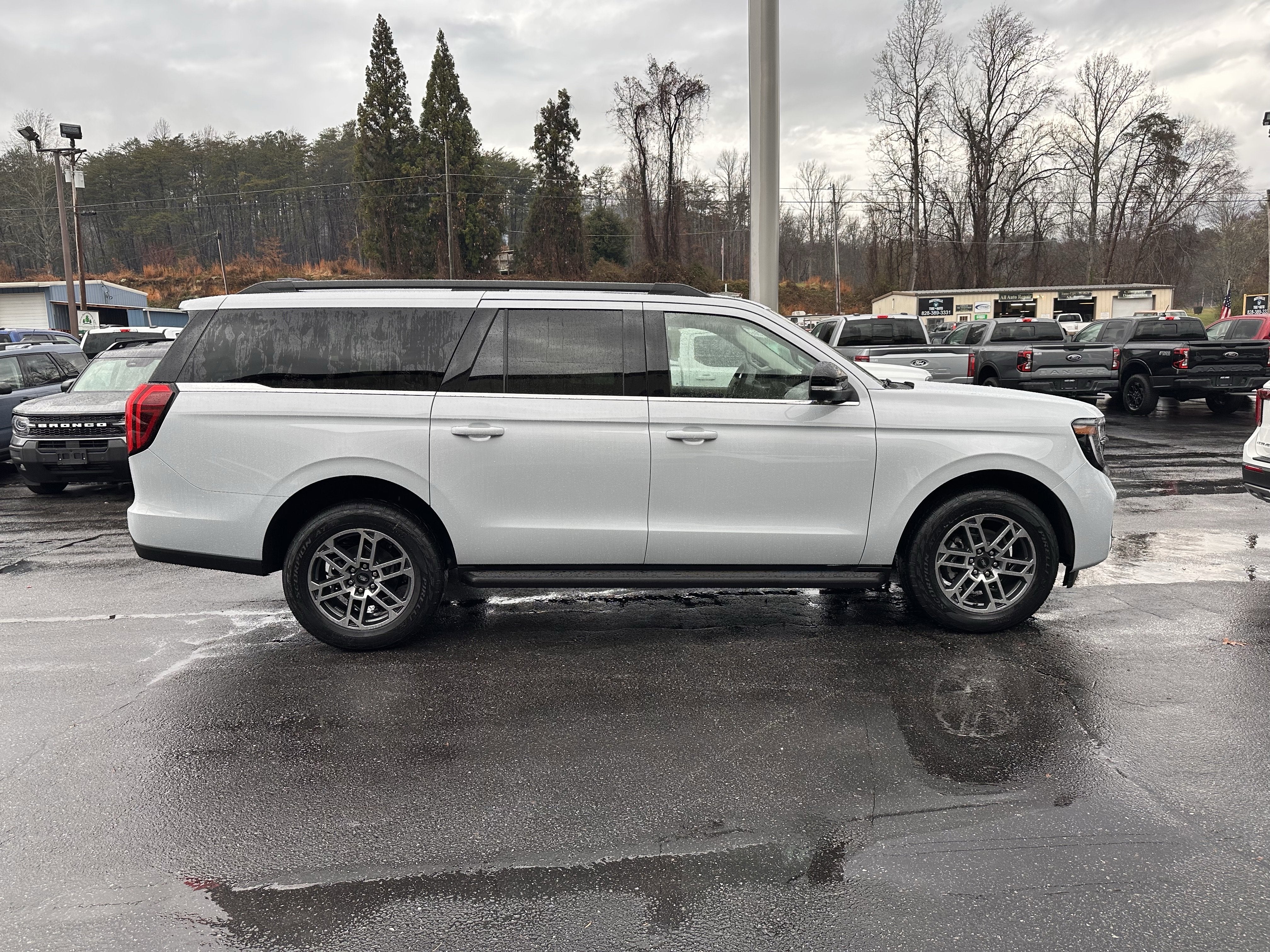 2025 Ford Expedition Max Active