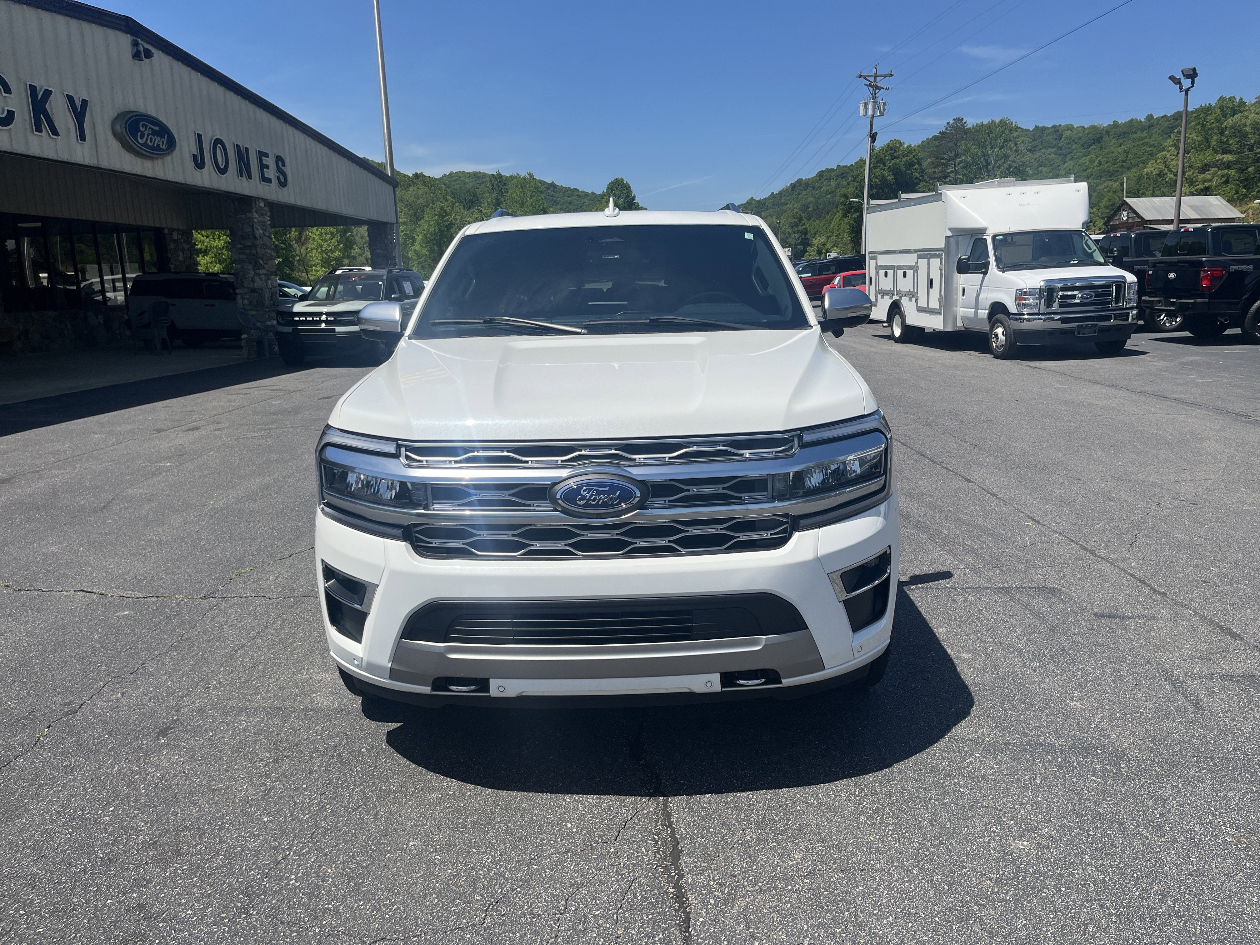 2023 Ford Expedition Max Platinum
