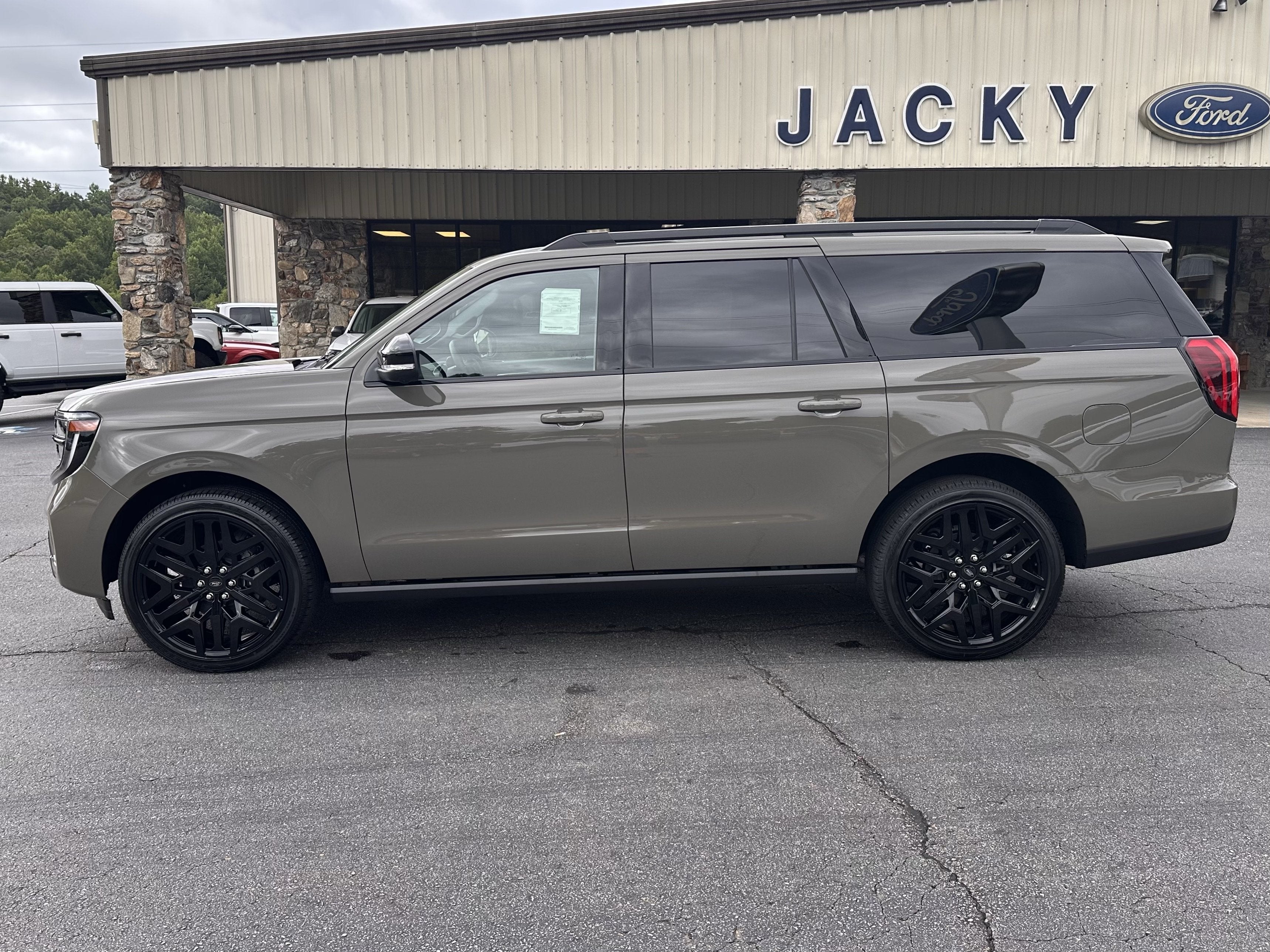 2027 Ford Expedition Max Platinum
