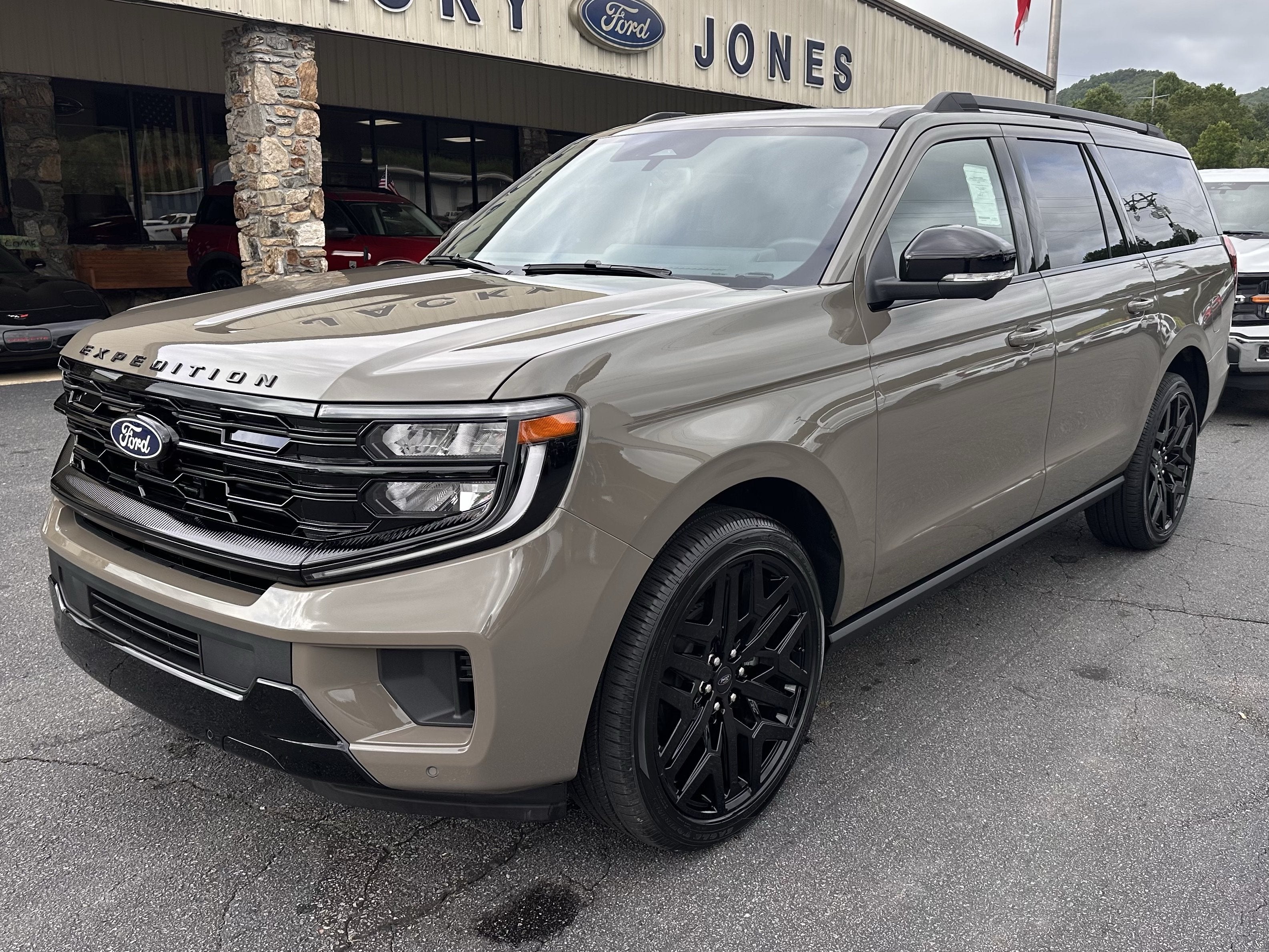 2027 Ford Expedition Max Platinum