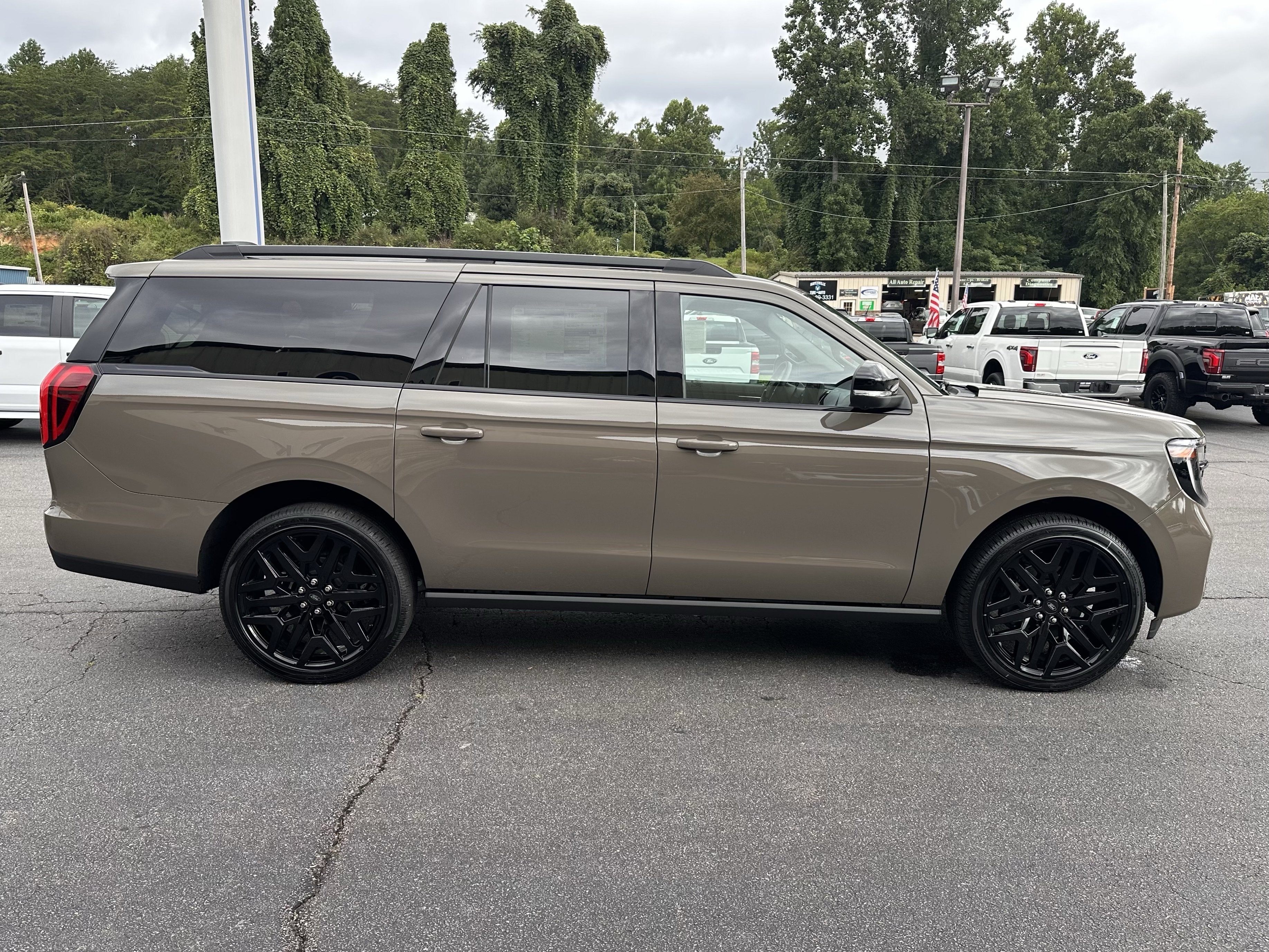 2027 Ford Expedition Max Platinum