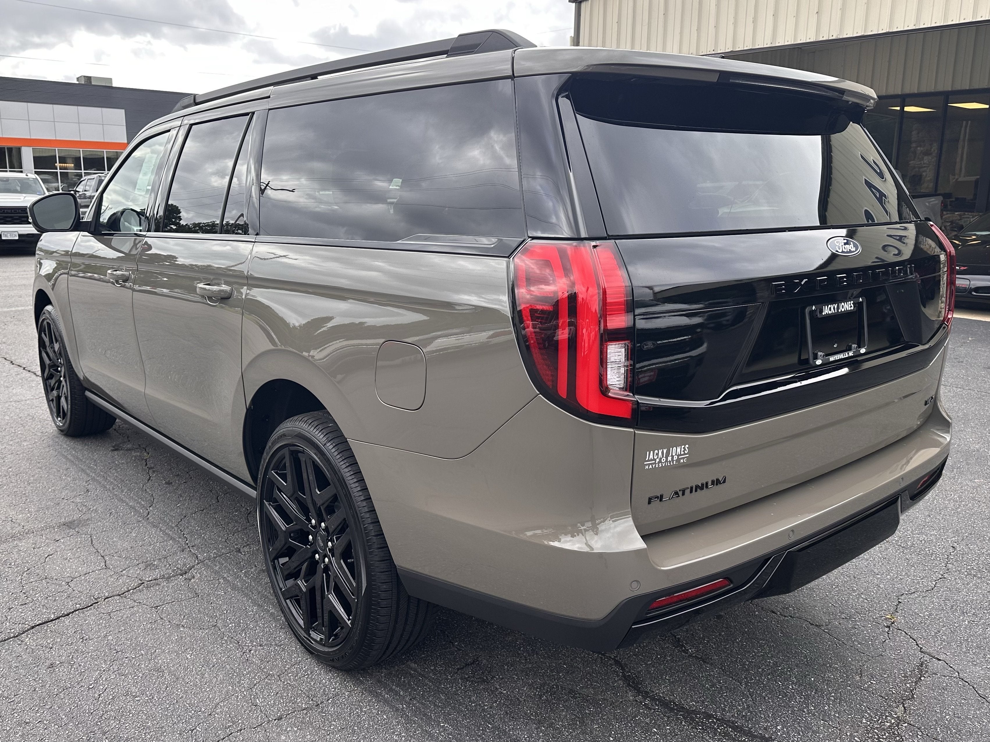 2027 Ford Expedition Max Platinum