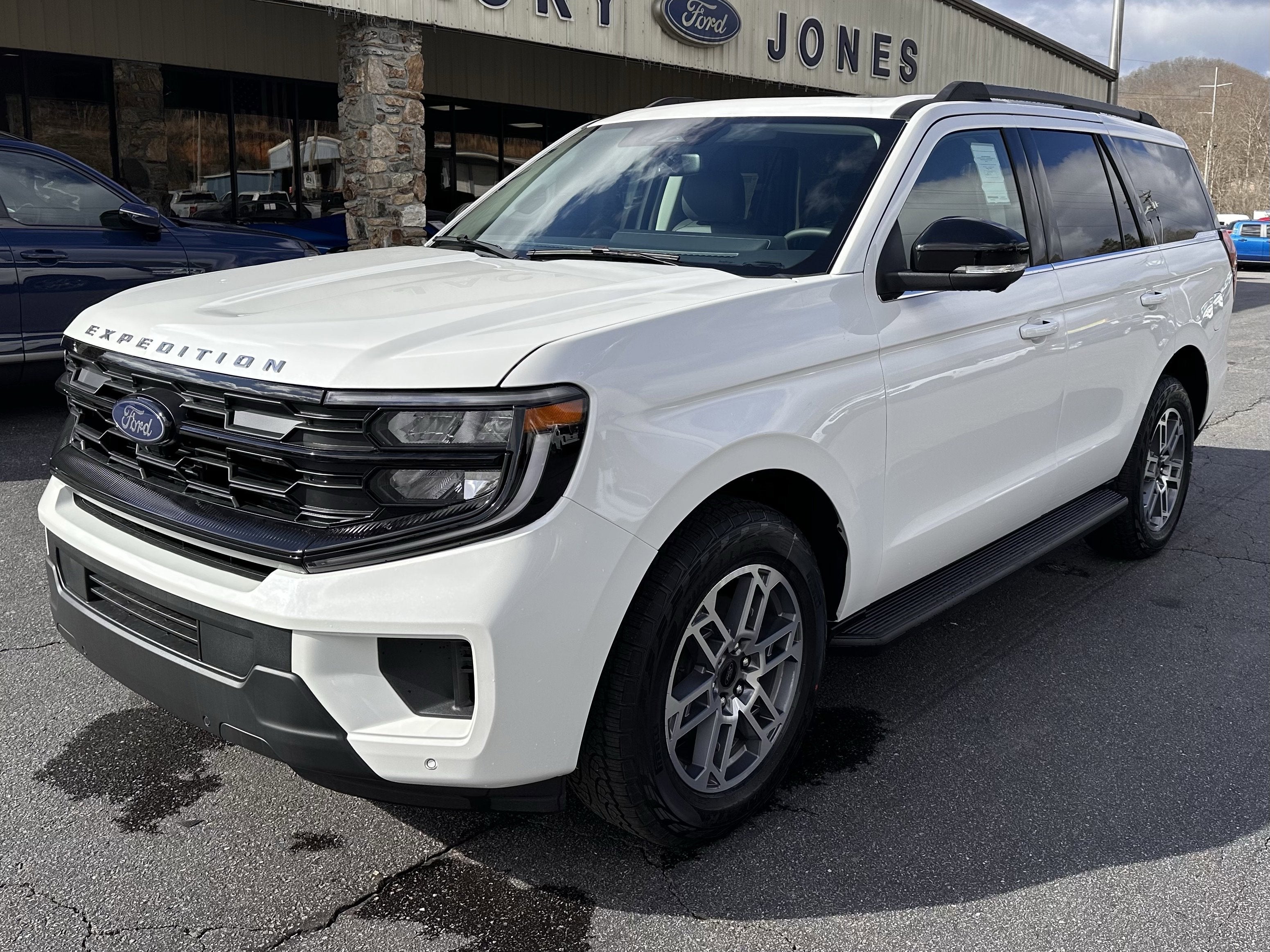 2026 Ford Expedition Active