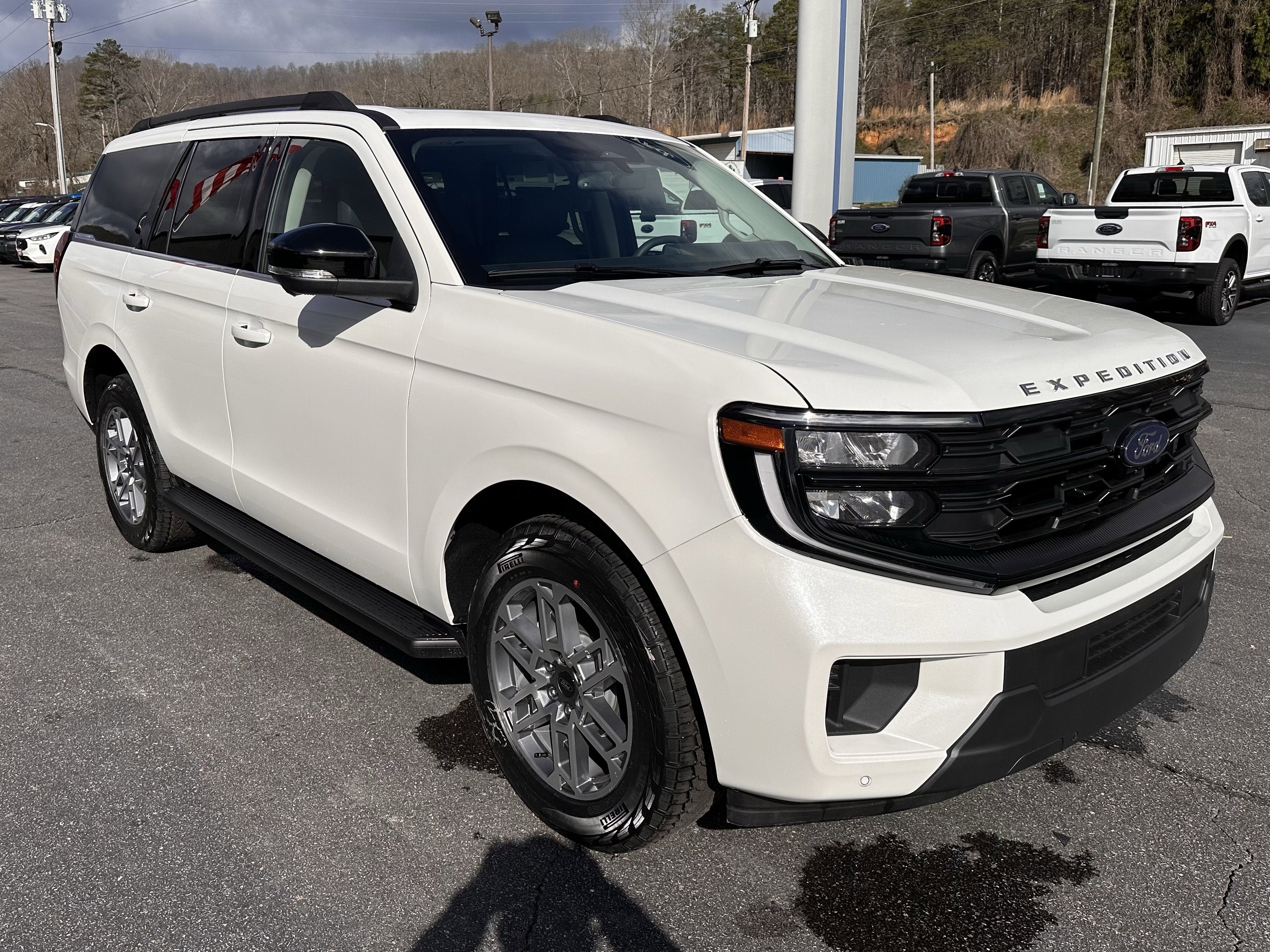 2026 Ford Expedition Active