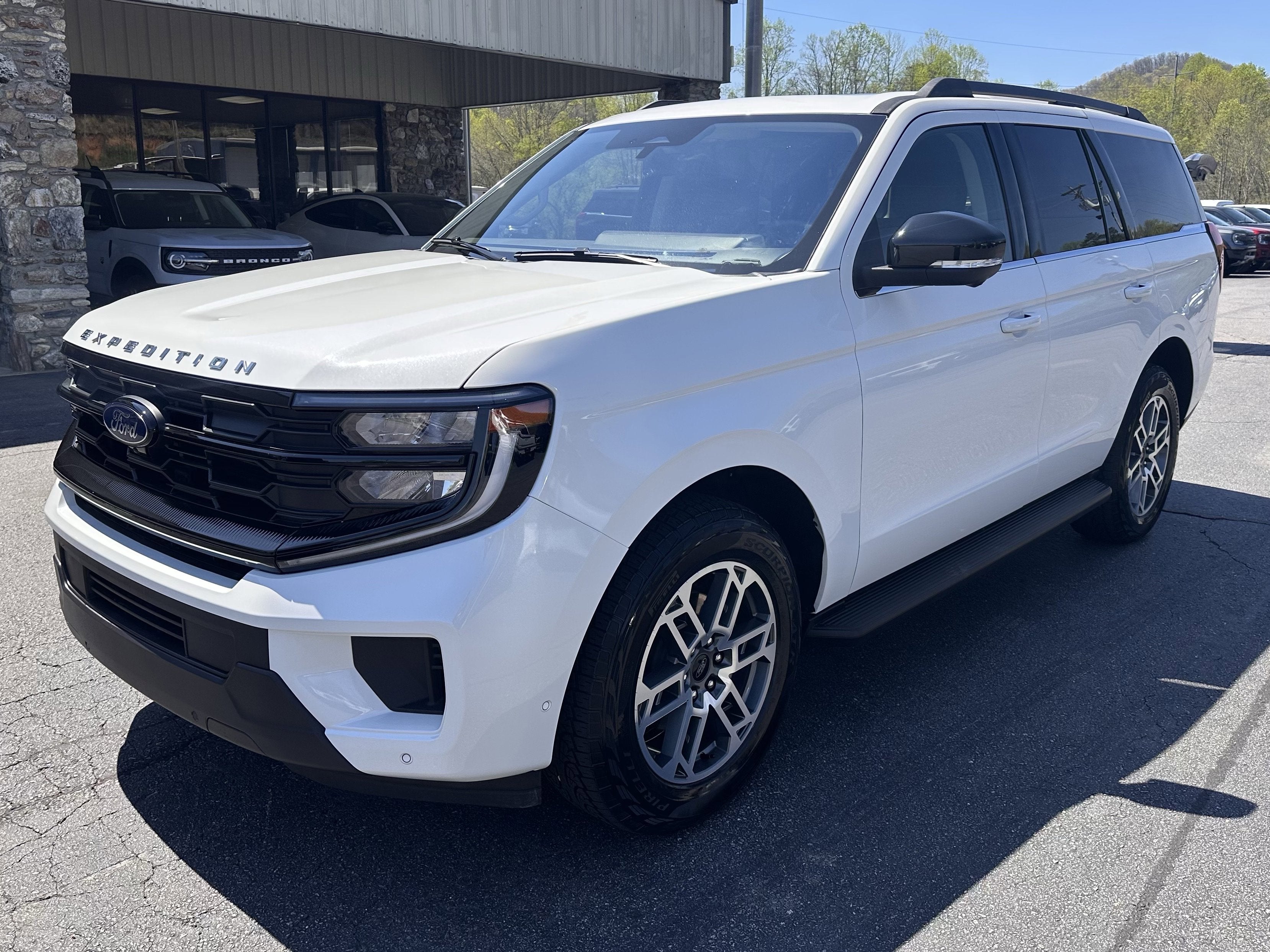 2025 Ford Expedition Active