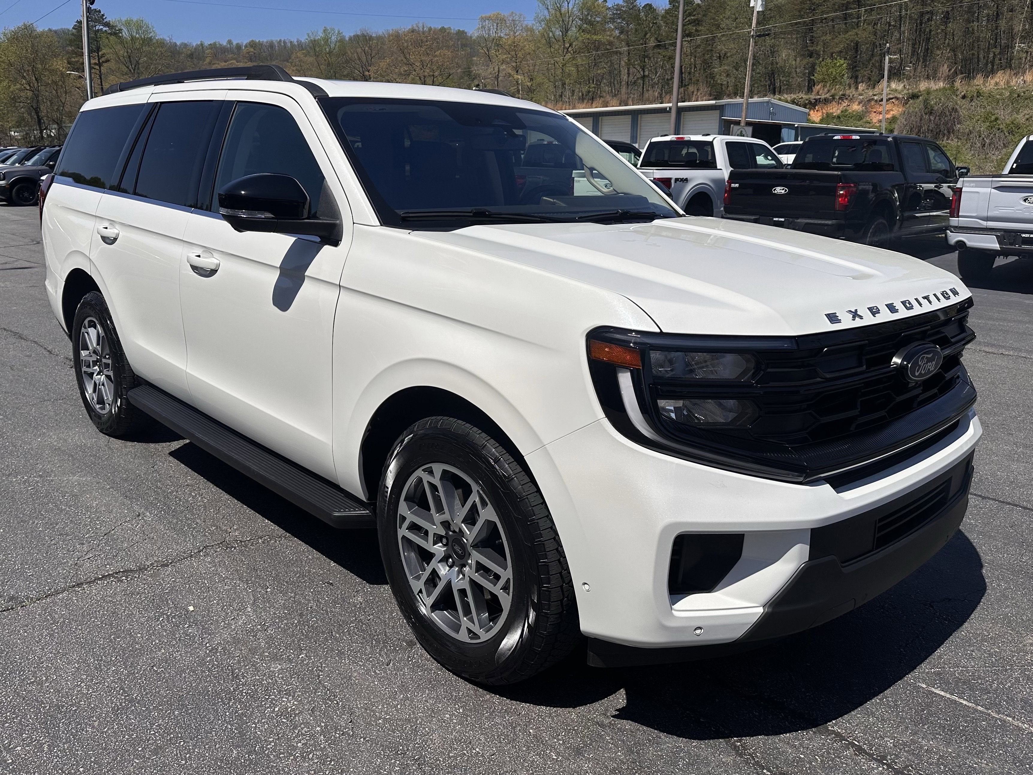 2025 Ford Expedition Active