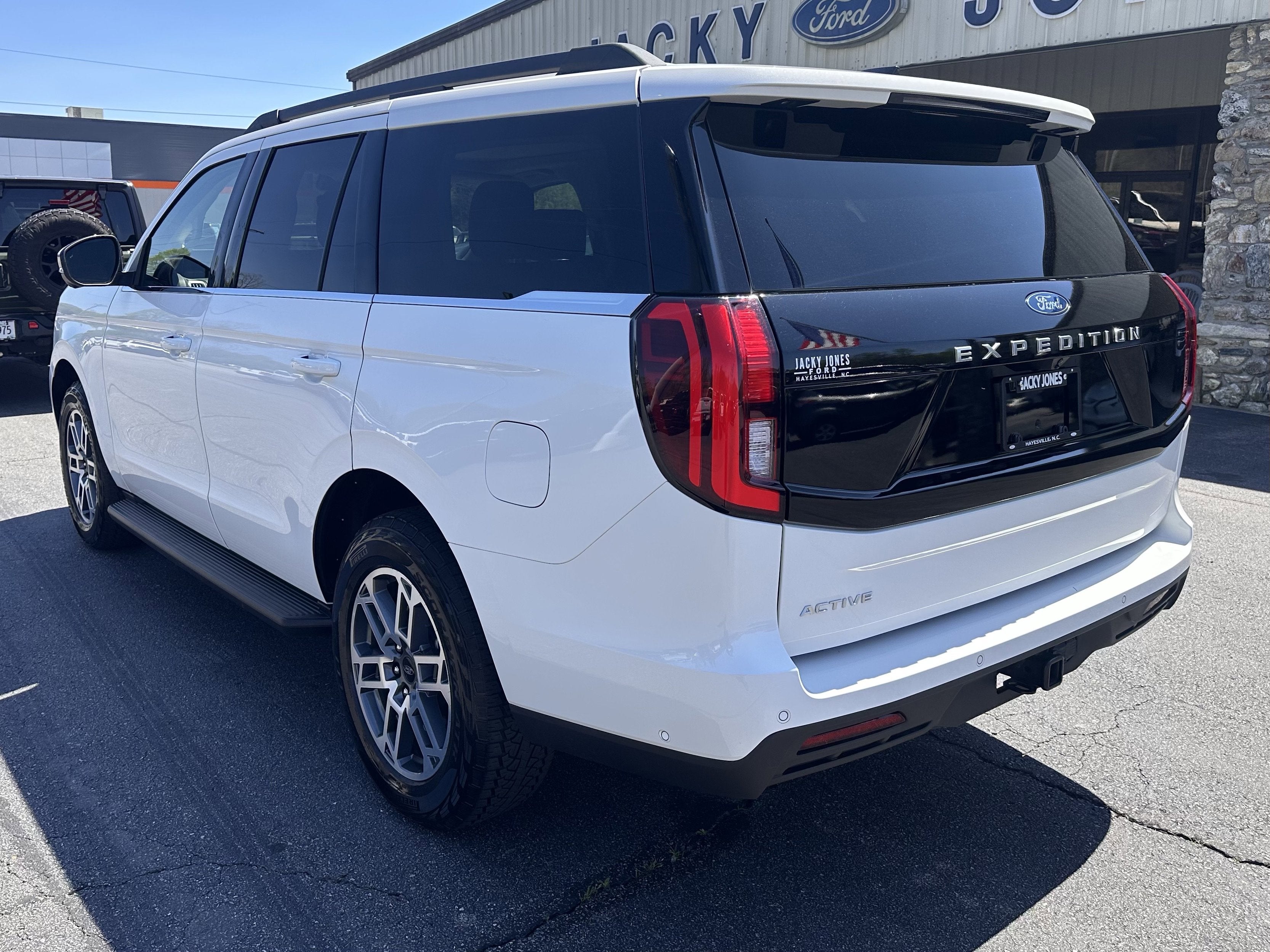 2025 Ford Expedition Active