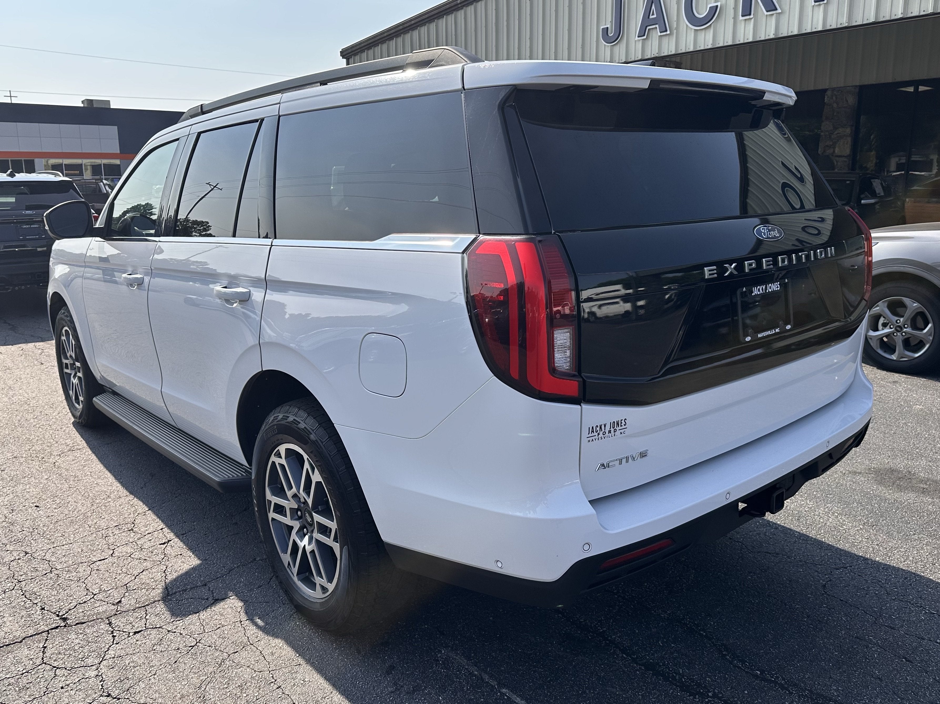 2025 Ford Expedition Active