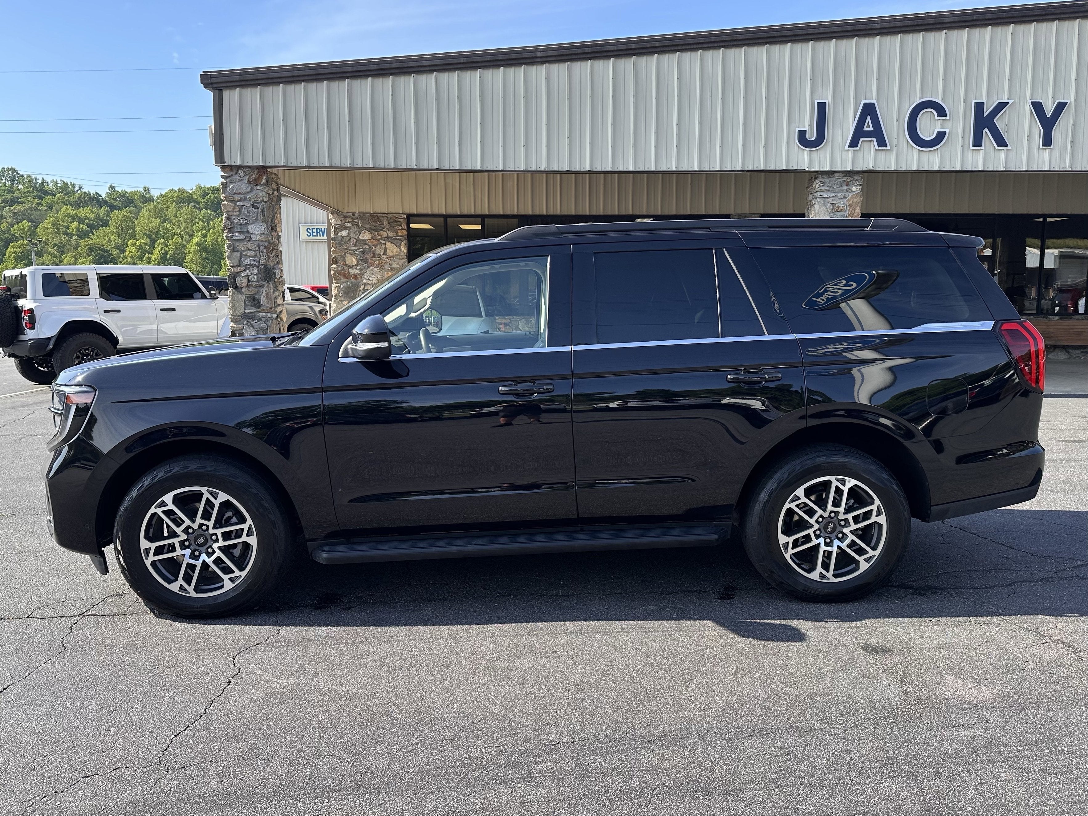 2025 Ford Expedition Active