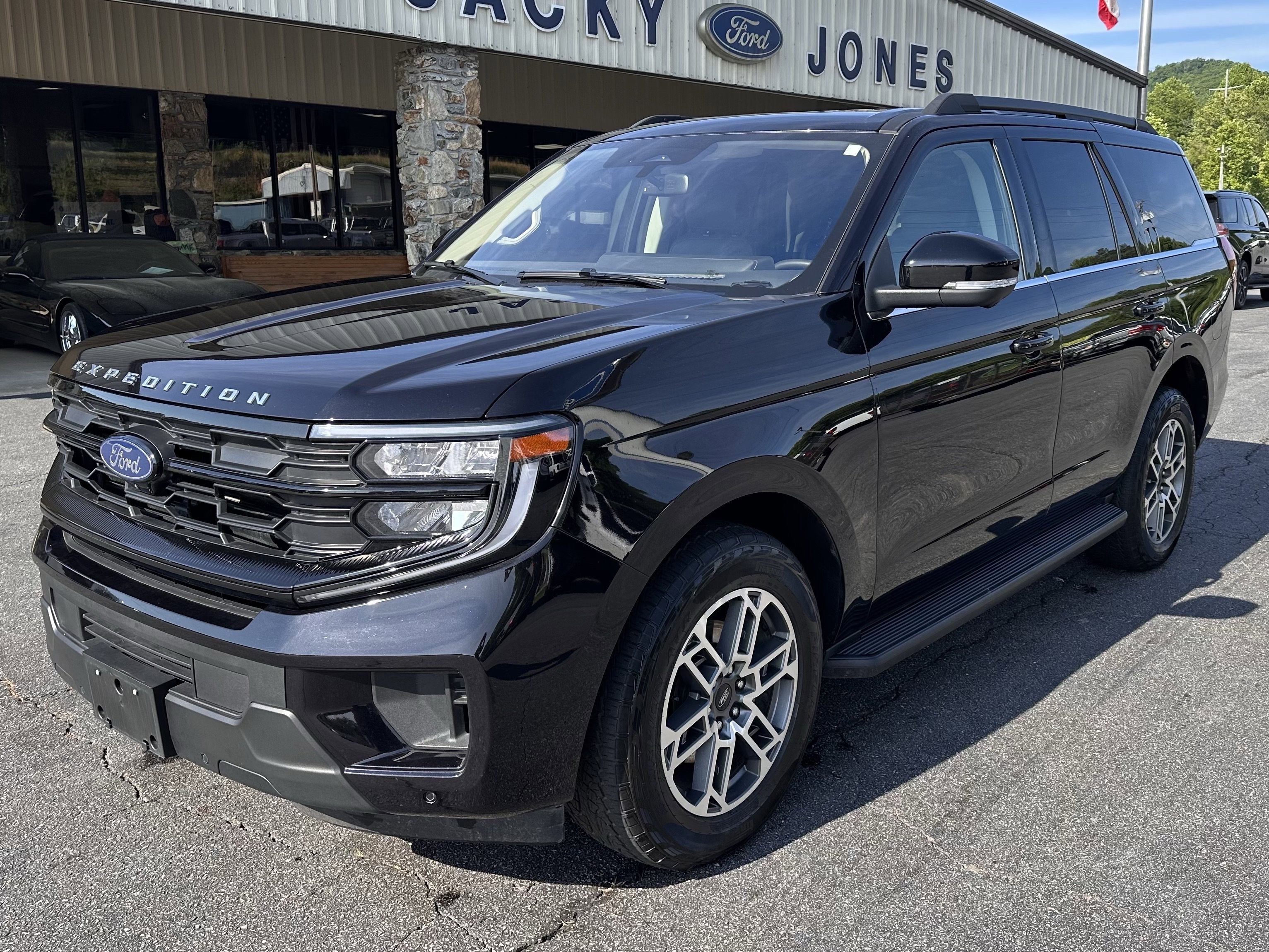 2025 Ford Expedition Active